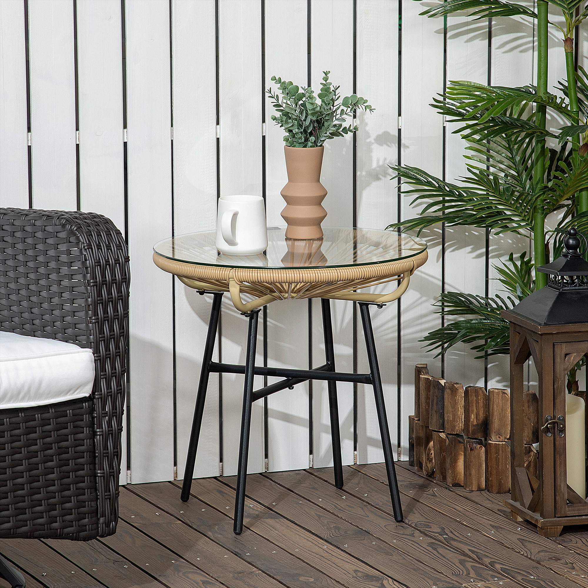 Outsunny Gartentisch im Boho-Stil, PE-Rattan, gehärtetes Glas, wetterbeständig, 50 cm x 50 cm x 50 cm, Beige