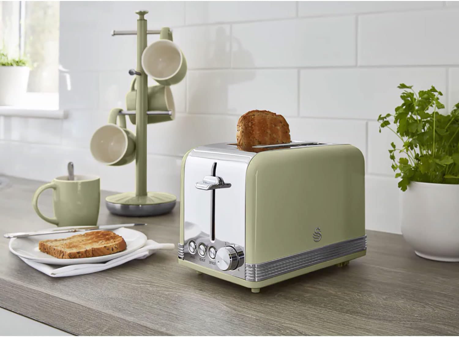 Swan Retro Frühstücks-Set 1,8 L Wasserkocher, 2 Scheiben Breitschlitz-Brottoaster, 20L Digital-Mikrowelle, 6 Leistungsstufen, Timer, Spiegeltür, Vintage Design, Grün, Einheitsgröße