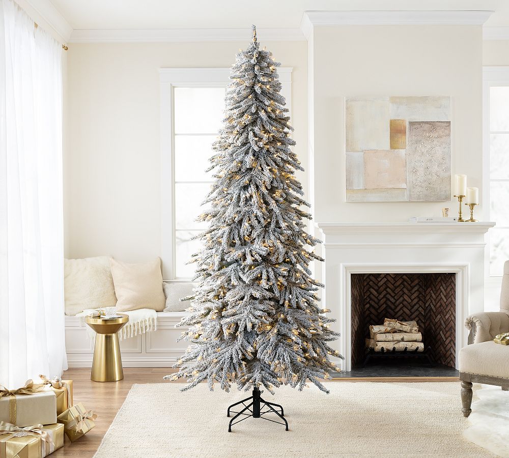Lit Flocked Snow Pine Faux Christmas Tree   tiaotiao