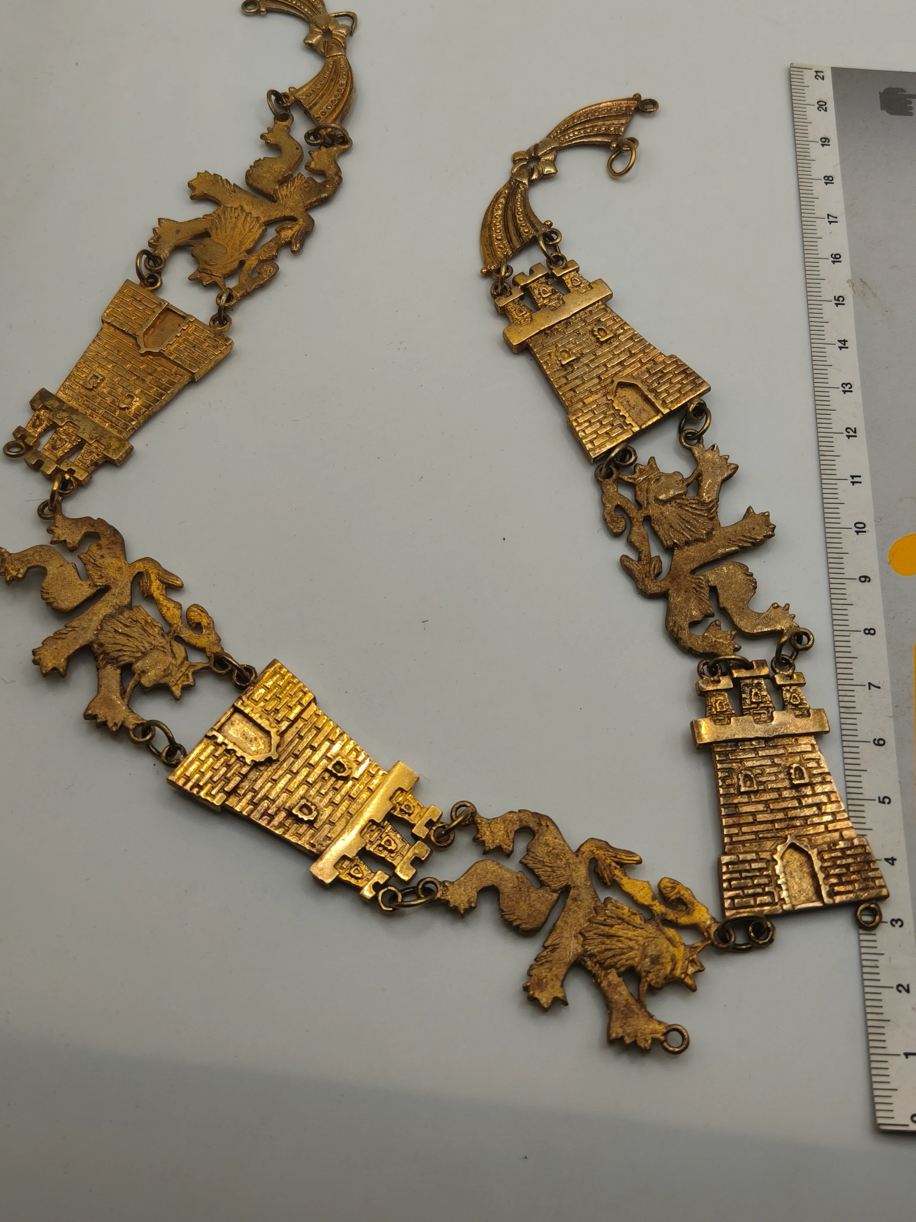 Collar Order Spain. Lion and Tower.