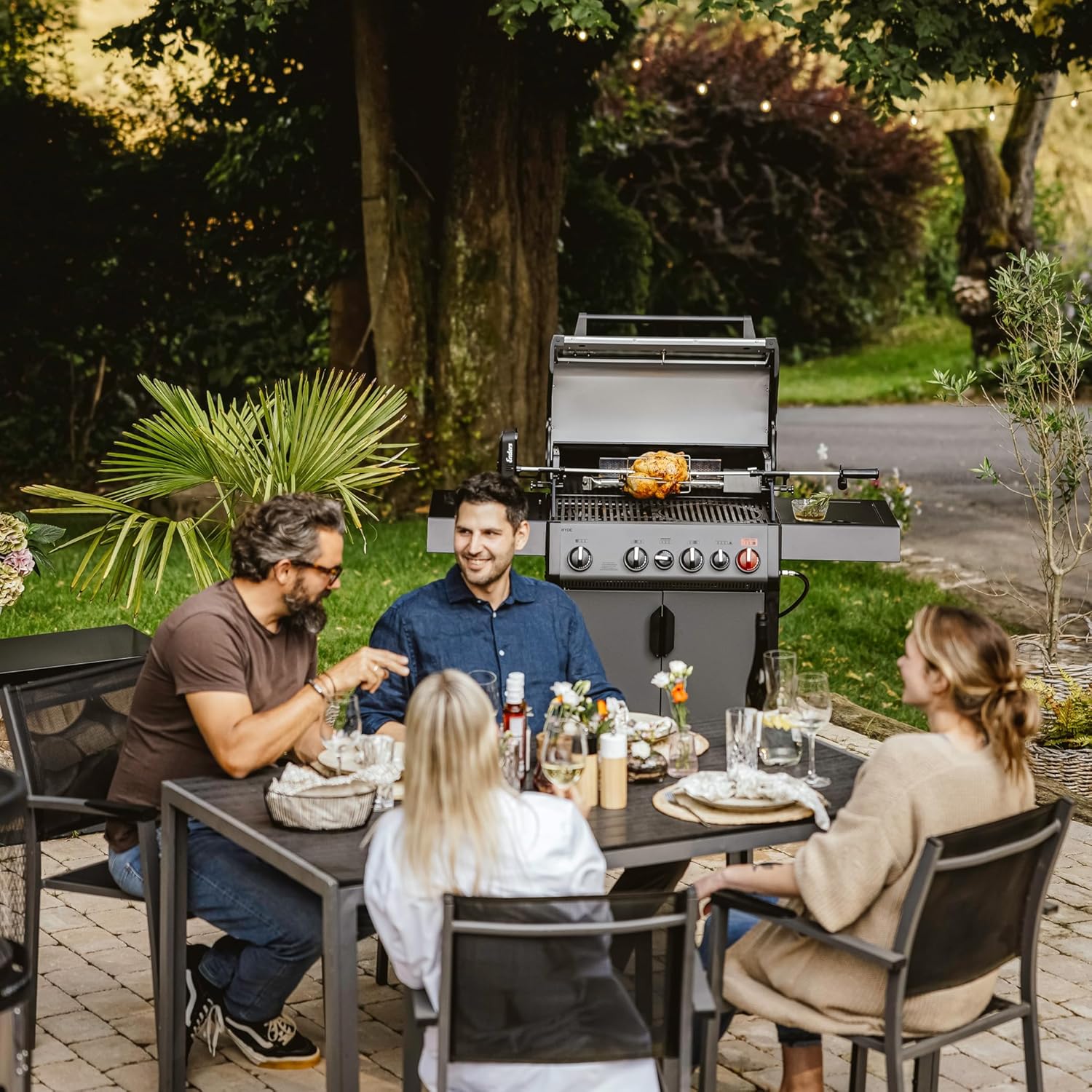 Enders® Gasgrill Hyde 4 SIKR Turbo inkl. Thermometer, 4-Brenner aus Edelstahl für kraftvolles direktes und indirektes Grillen, 800 °C TURBO ZONE, SWITCH GRID, Infarot-Backburner und Seitenkocher