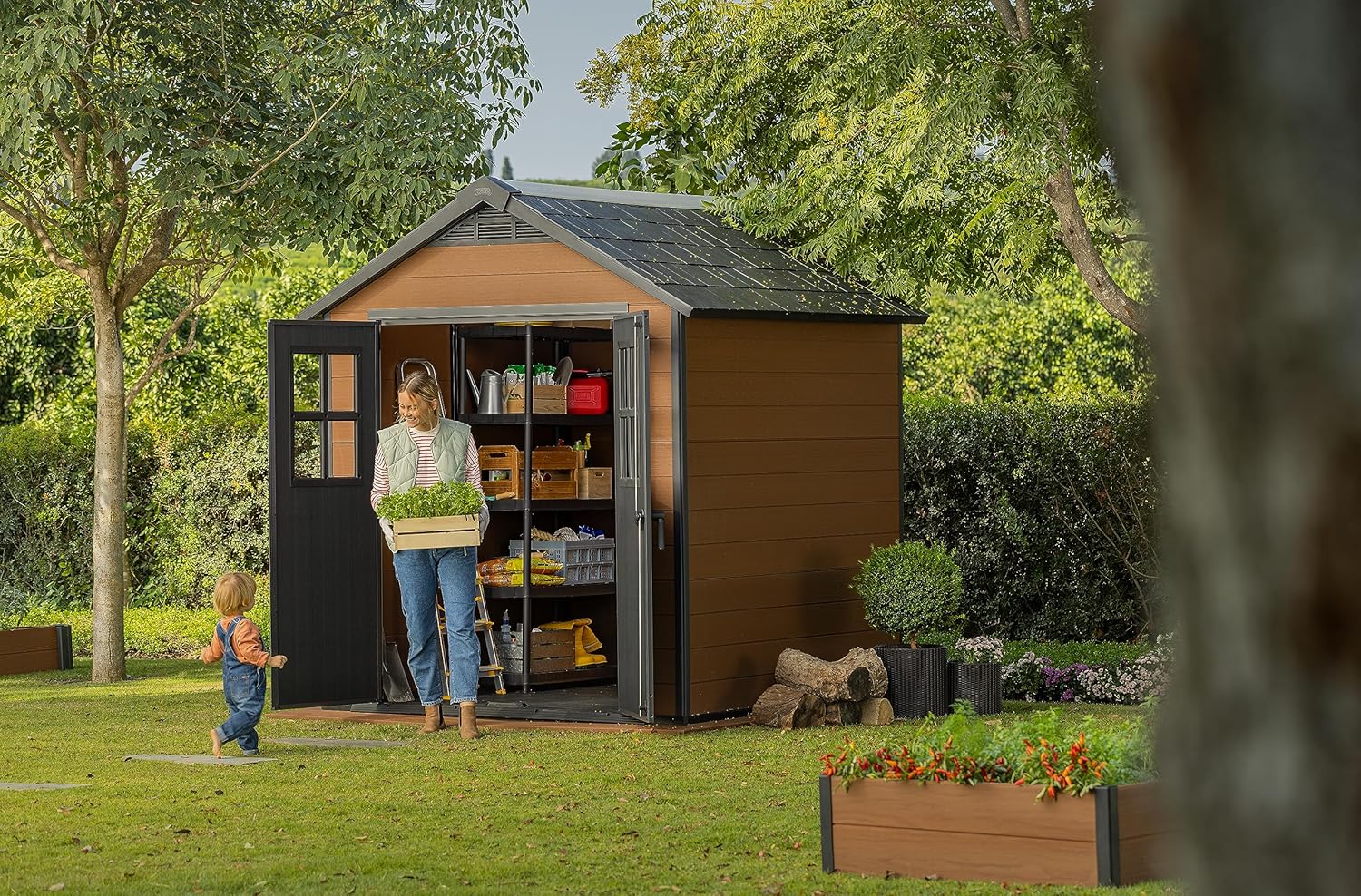 Keter Casetta da Giardino Newton 757, Effetto Legno, Marrone, 4,5 m², 228x223,5x252H cm