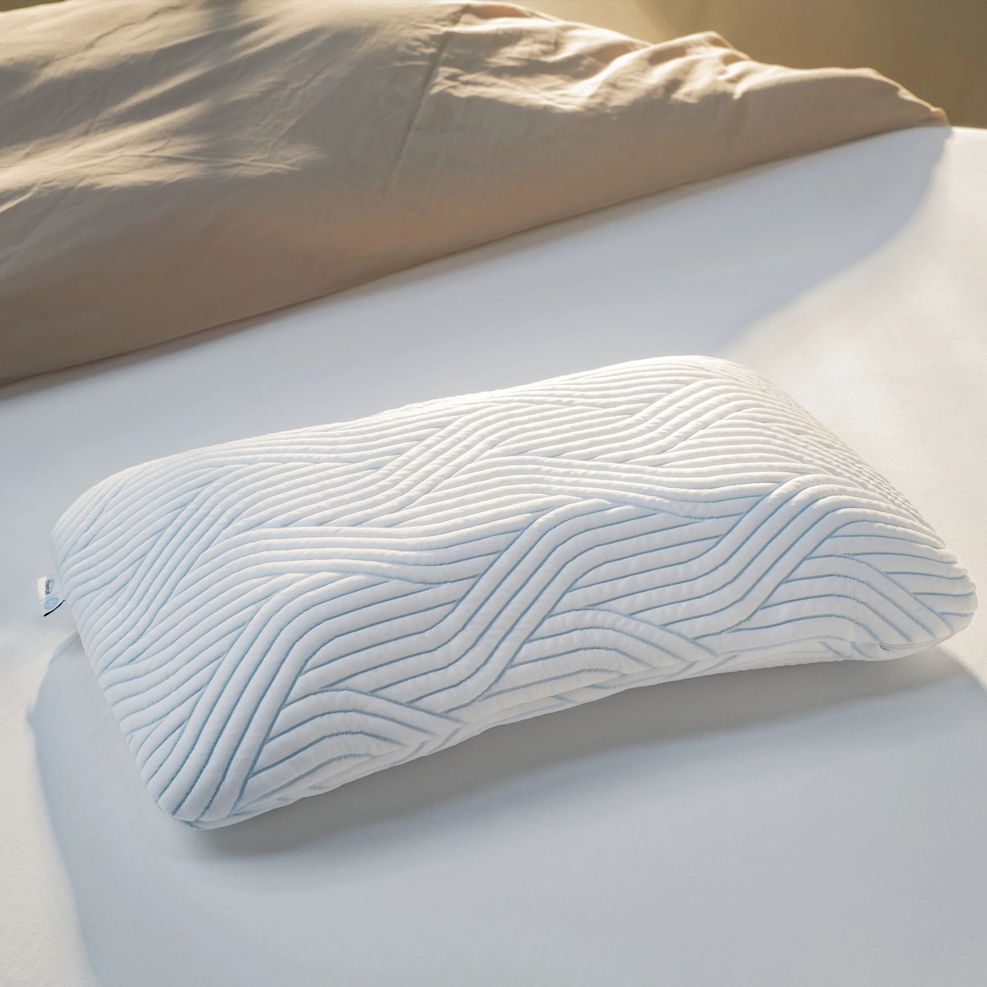 Cuscino TEMPUR Arch – Cuscino ergonomico per il sonno con tecnologia SmartCool – Disponibile nelle taglie S & M – Schiuma TEMPUR Extra-Soft per chi dorme su schiena e fianco