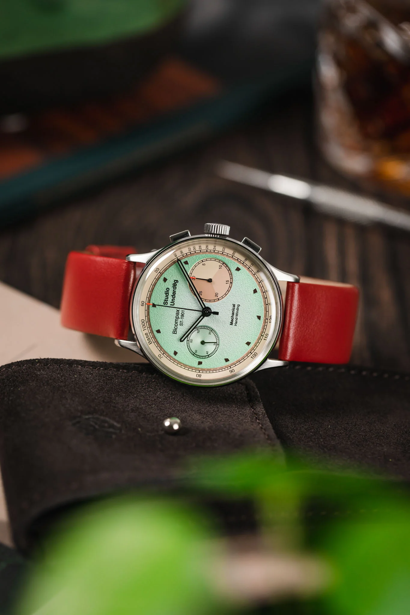 Hirsch SCANDIC Calf Leather Watch Strap in RED