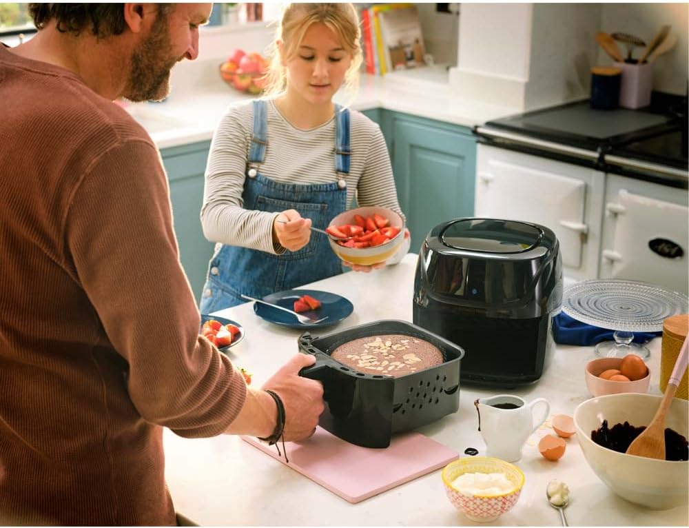 Russell Hobbs Heißluftfritteuse XXL 8L Rapid AirFryer [kompaktes Gehäuse,7 Kochfunktionen,10 Programme] SatisFry (spülmaschinenfest, max 220°C, Fritteuse ohne Öl, Grillen, Backen, Braten) 27170-56