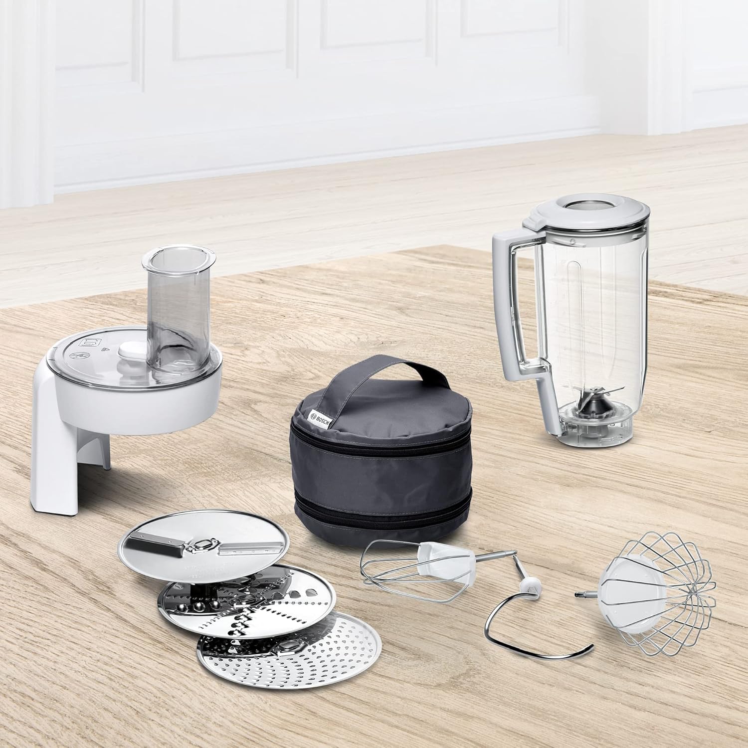 Bosch Küchenmaschine Serie 4 MUM58720,Edelstahl-Schüssel 3,9 L, Mixer 1,25 L, Planetenrührwerk,Knethaken,Schlag,Rührbesen, Durchlaufschnitzler, 3 Scheiben, 1000 W, Dunkelrot/Silber