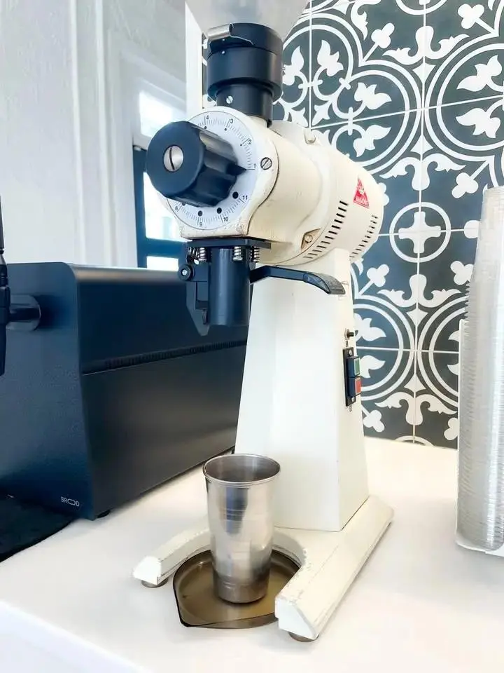Mahlkönig EK43 Coffee Grinder - White