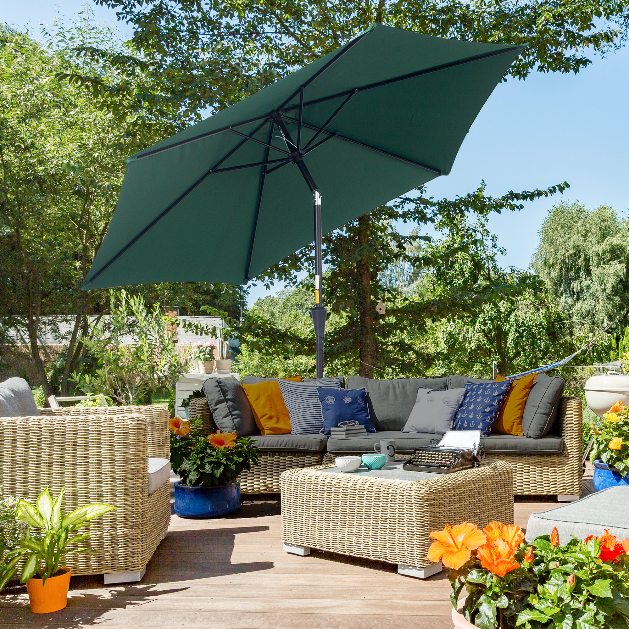 Outsunny Knickschirm Sonnenschirm Gartenschirm Marktschirm mit Handkurbel Alu 180/㎡ Polyester Dunkelgrün ∅2,6 x 2,35 m