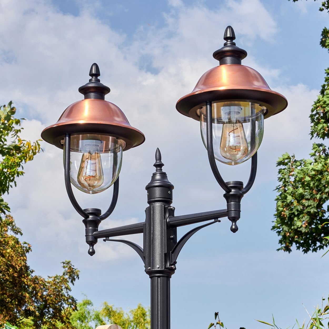 HOFSTEIN Kandelaber Gascon, Außenwegeleuchte aus Metall/Kunststoff in Schwarz/Kupfer/Klar, verstellbare Wegeleuchte im Vintage/Antik/Landhaus-Design für Garten, Außenbereich, Hof, 233cm, 2 x E27, IP44