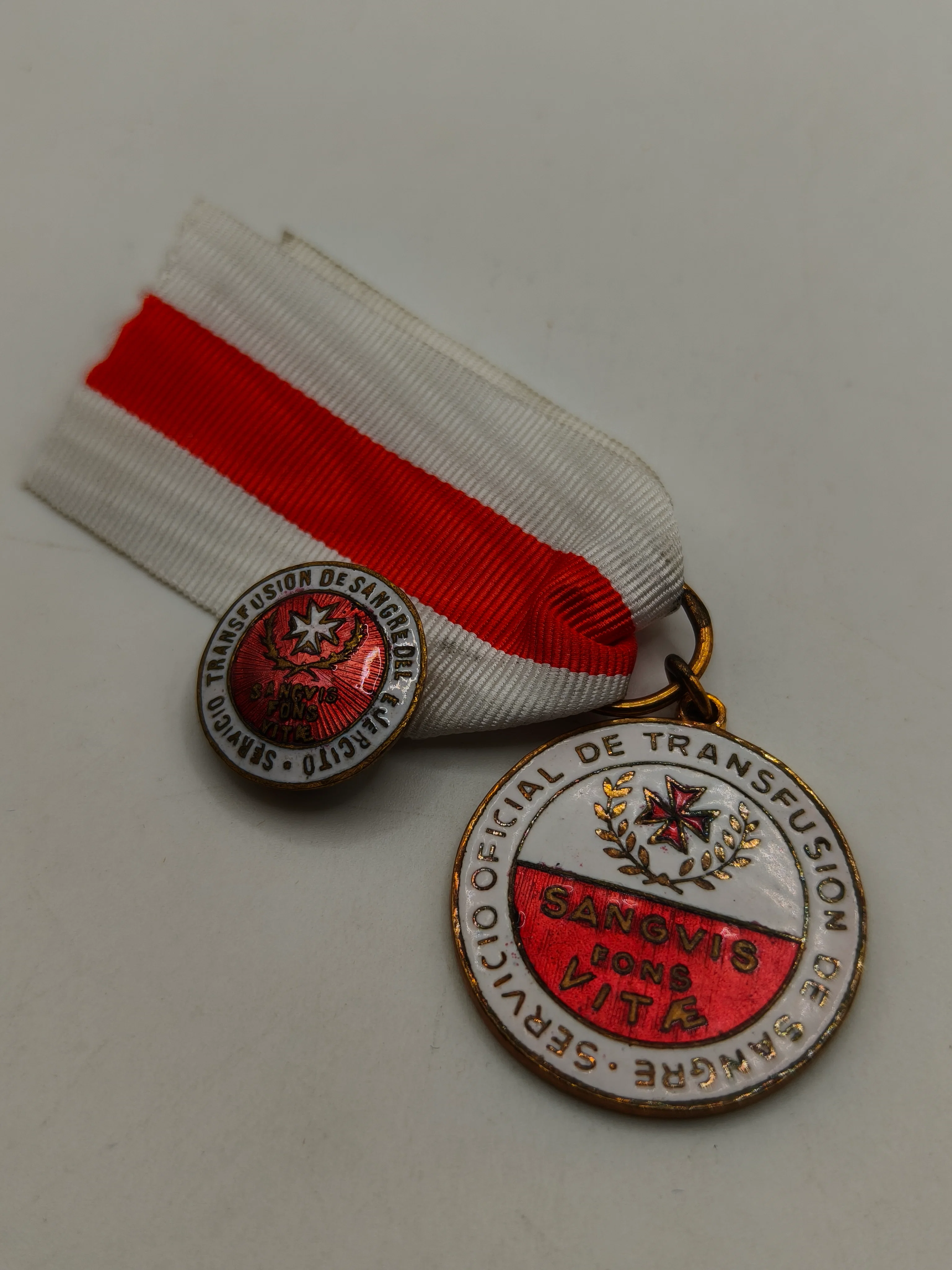 Medalla de Cruz Roja transfusor de sangre. Espa?a