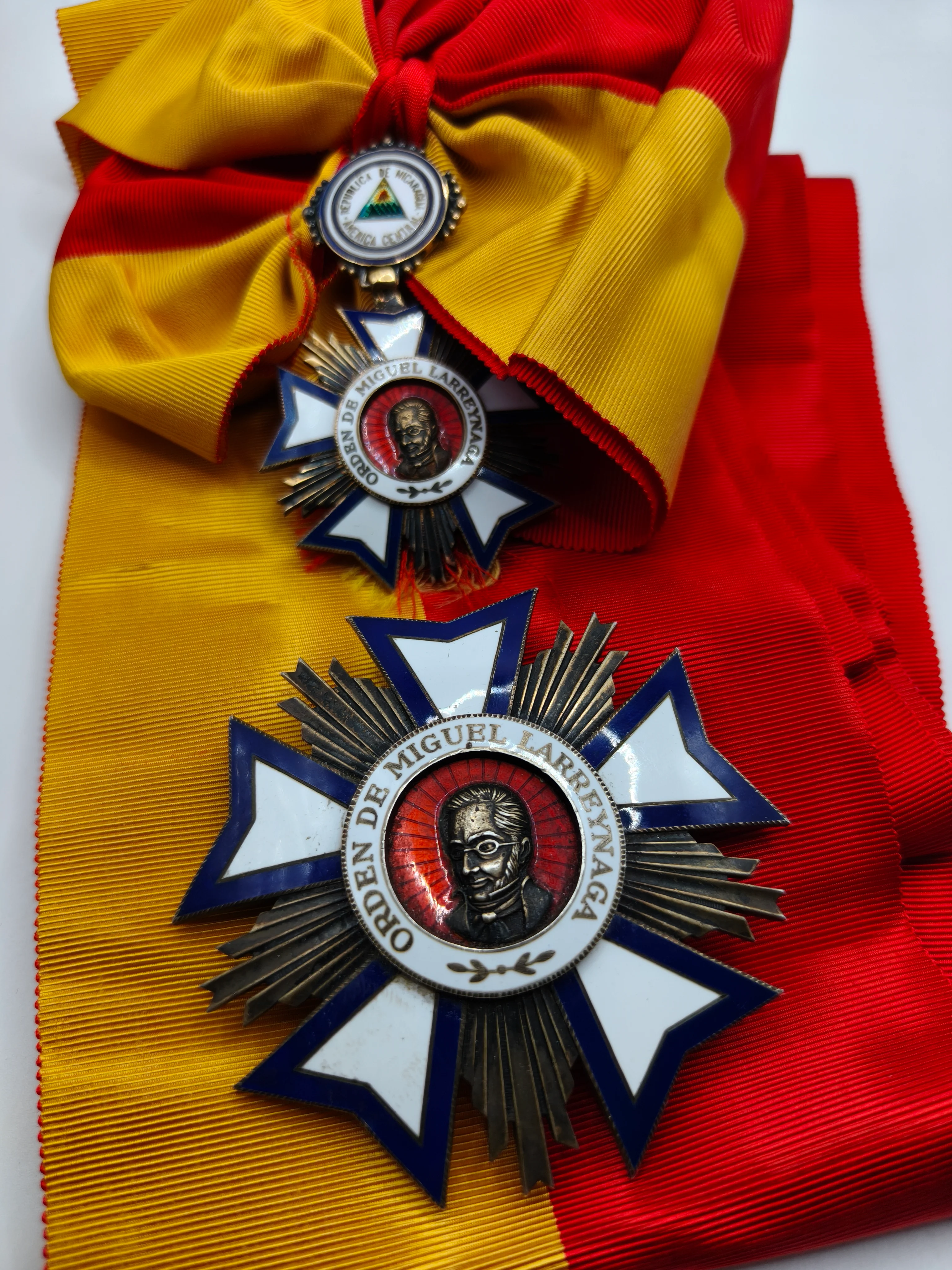 Orden de Miguel Larreynaga Gran Cruz (Nicaragua)
