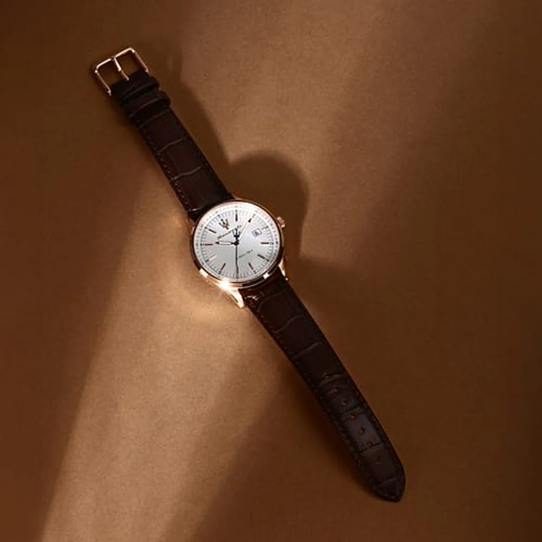 Orologio Maserati con rehaut quadrante bianco cinturino in pelle R8851124002