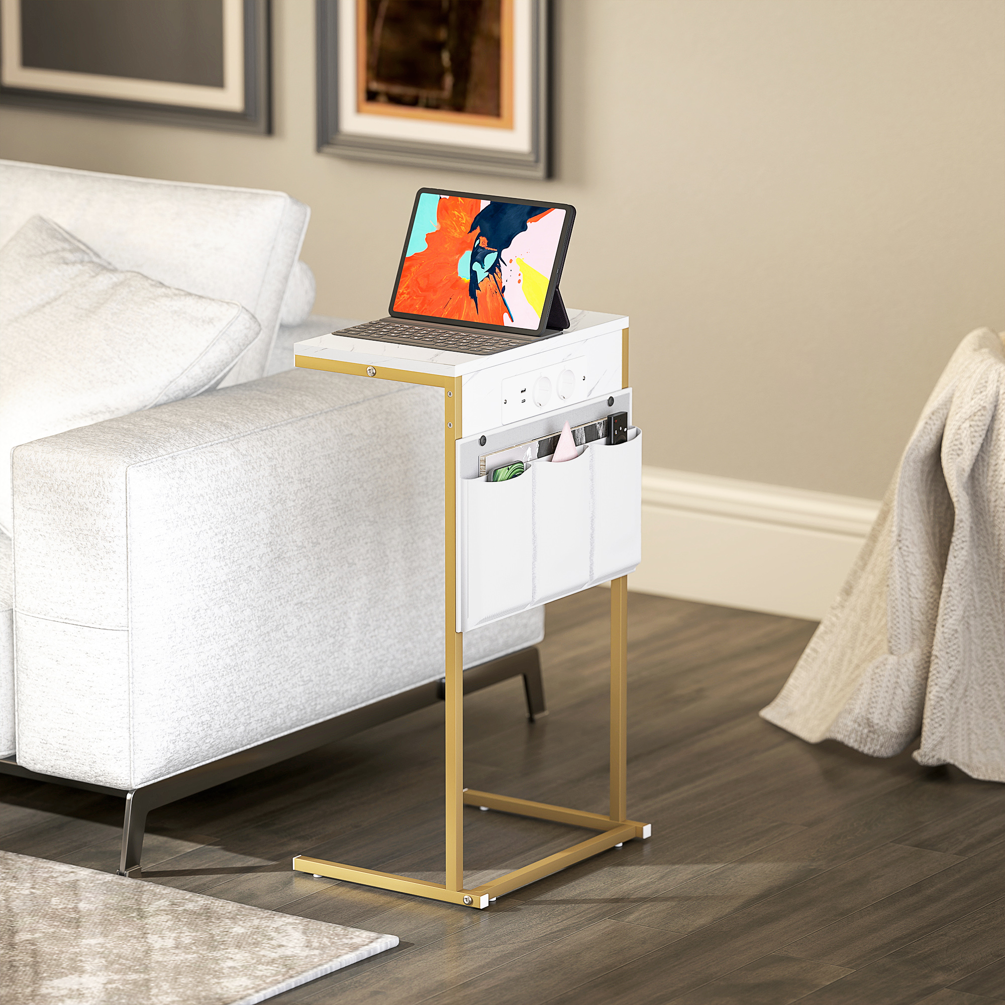 HOMCOM Couchtisch C-Form Marmoreffekt mit integrierten Steckdosen und USB, Weiß