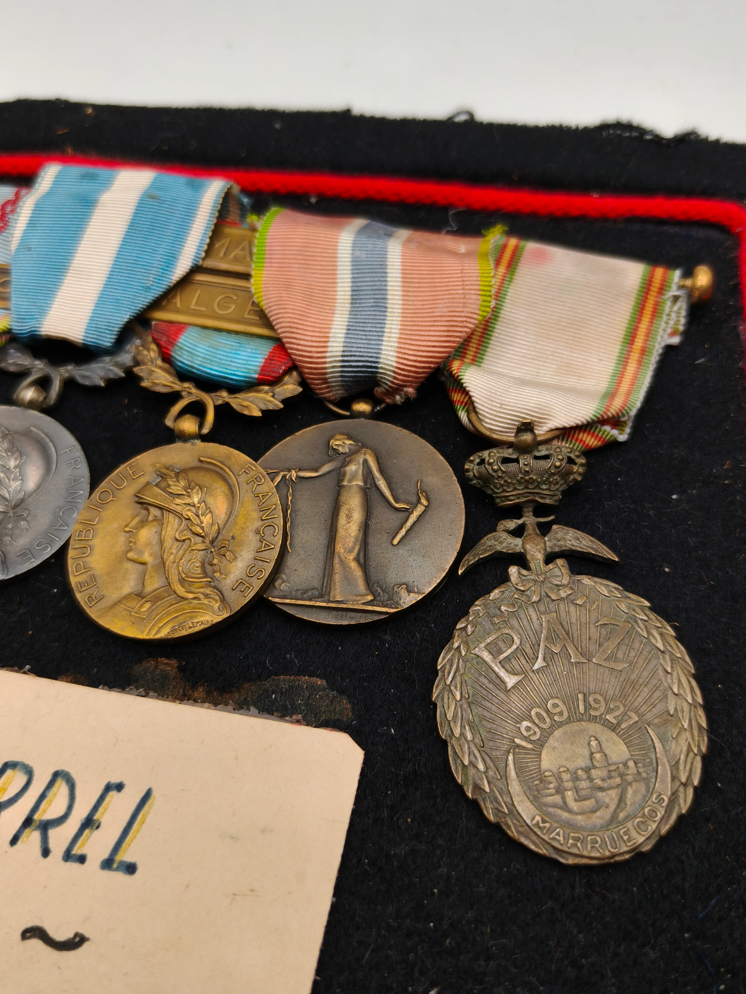 Pasador de medallas coloniales francesas