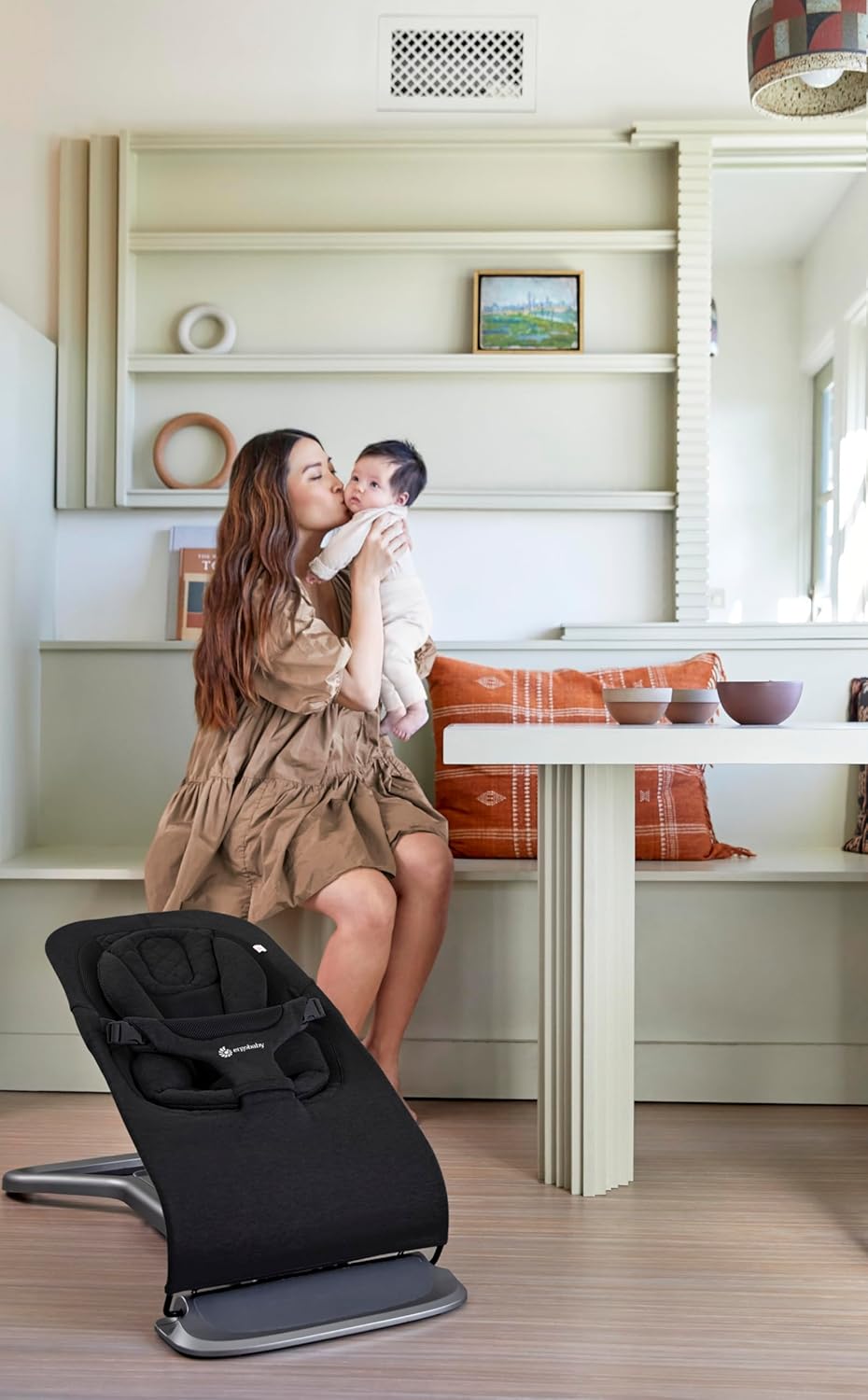 Ergobaby 3-in-1 Evolve Bouncer, Ergonomische Babywippe für Neugeborene ab Geburt bis zum Kleinkind, Babyschaukel mit Neugeboreneneinsatz (2,5 kg - 13,2 kg), Cream