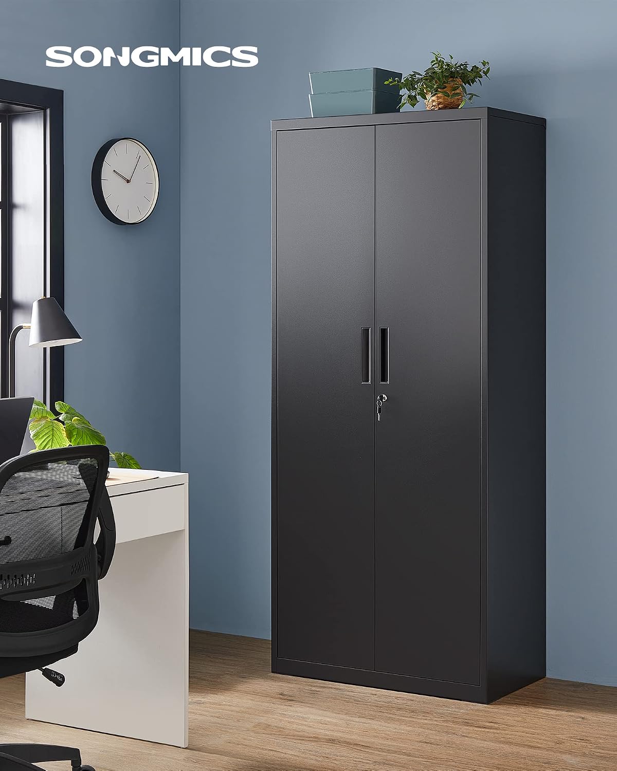 SONGMICS Armadietto Garage a 5 Ripiani con 2 Ante, Armadio Ufficio, 40 x 80 x 180 cm, 1 Serratura, Ripiani Regolabili, Armadio Metallo, Nero Opaco OMC015B01