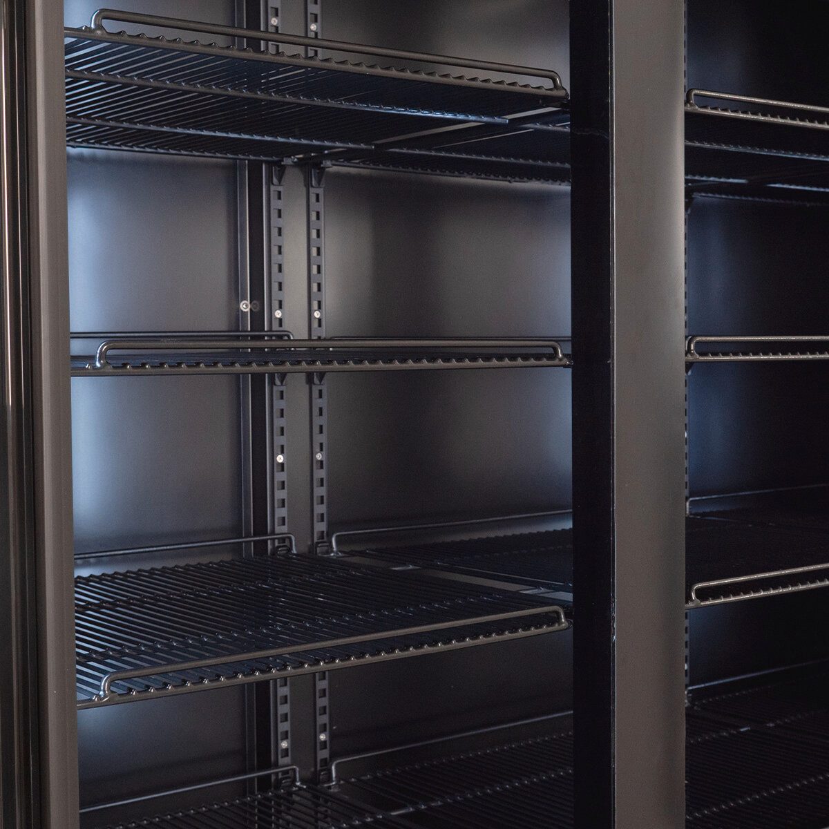 Getränkekühlschrank Getränkekühlschrank 1500 mit Klapptüren, schwarz, LED, Leucht