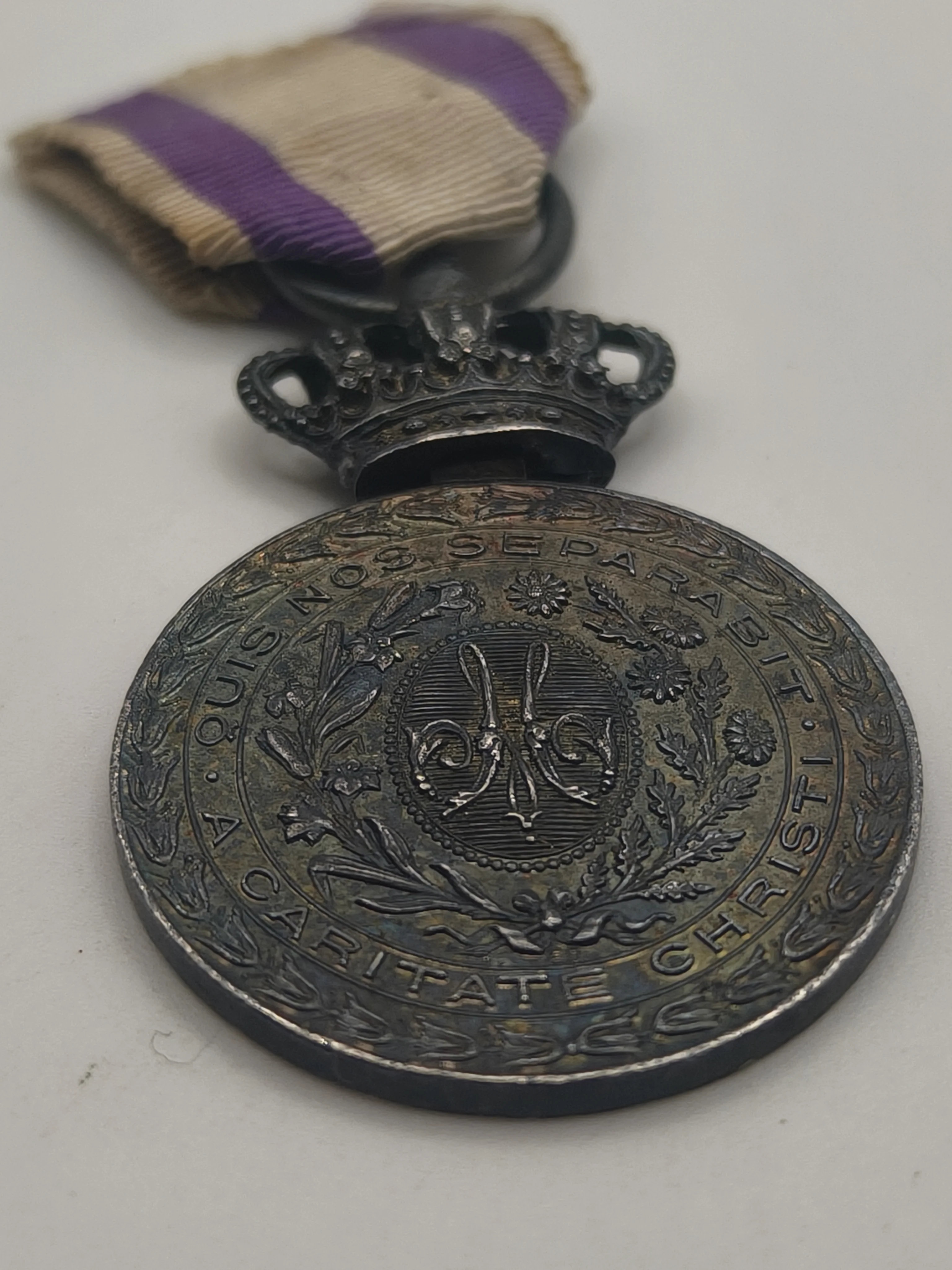 Charity Order Carlist medal. Charles VII Spain. Margaritas.