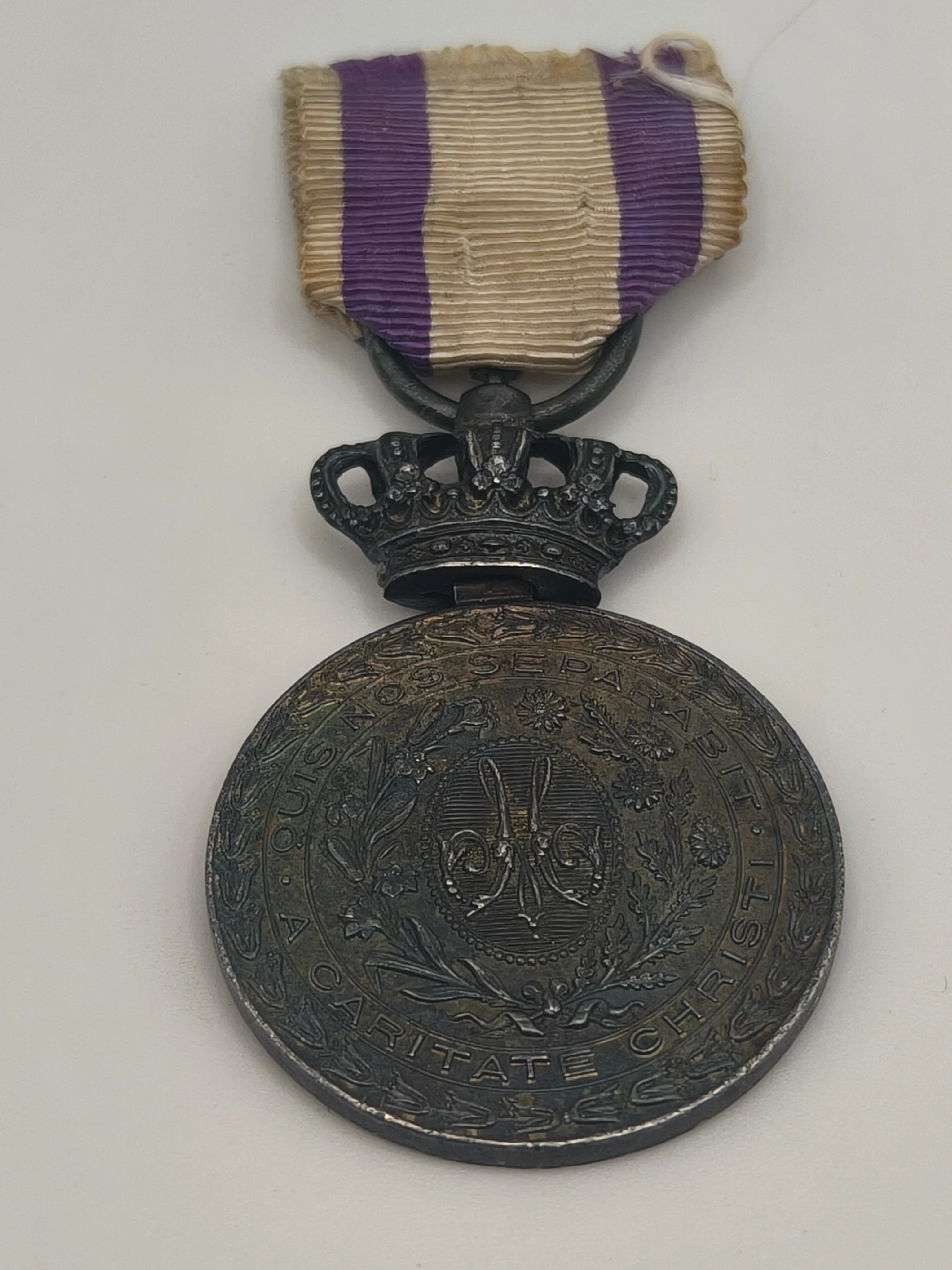Charity Order Carlist medal. Charles VII Spain. Margaritas.