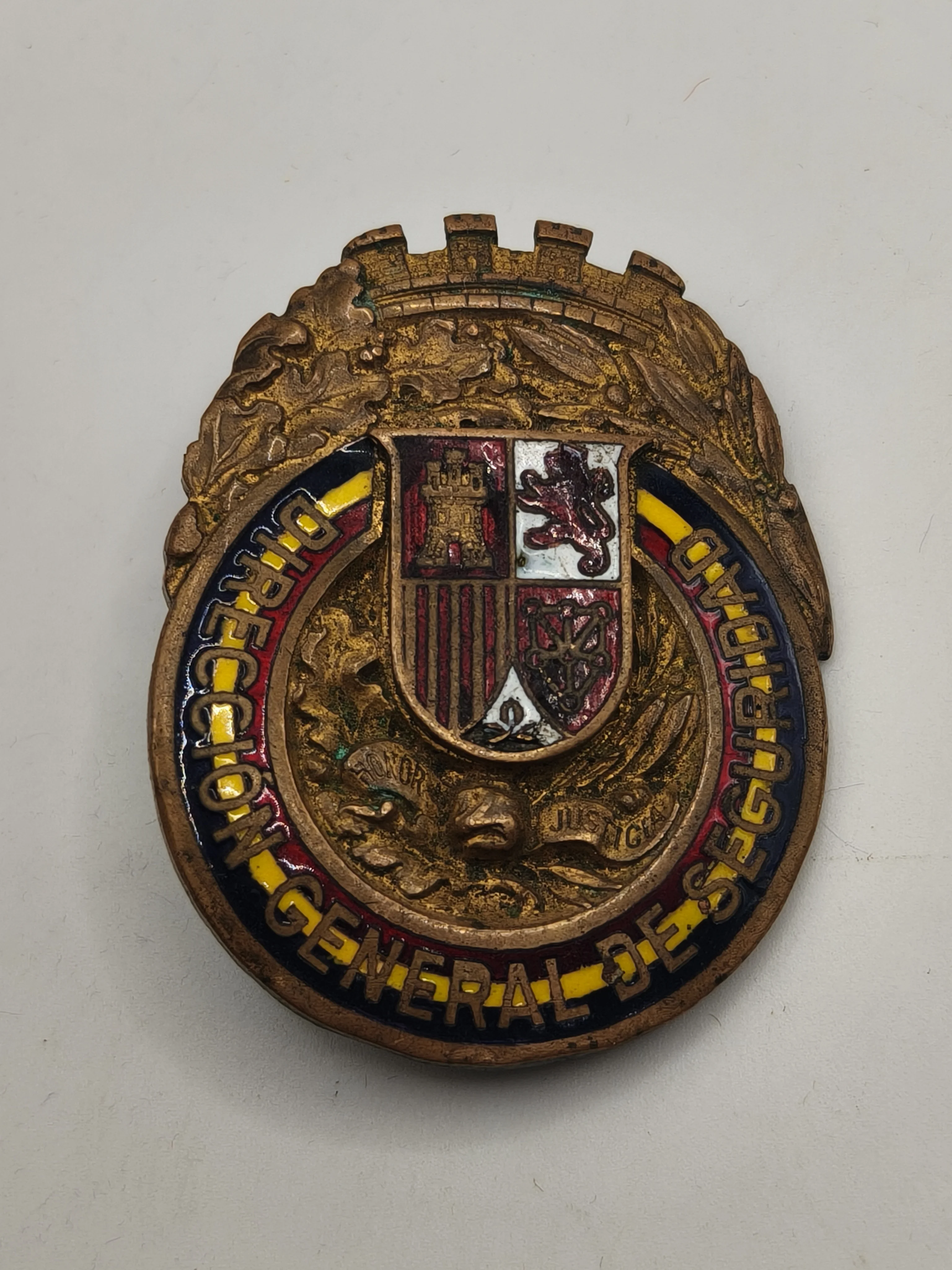 II Spanish Republic Police Badge. Very rare.