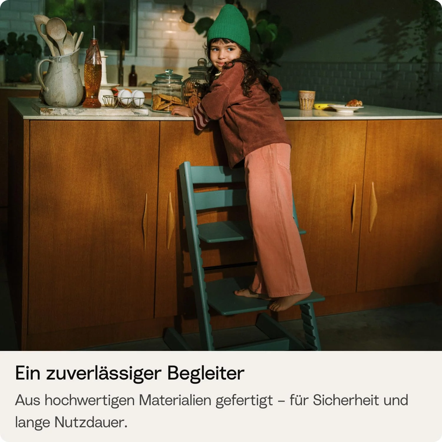Stokke Tripp Trapp® Hochstuhl aus Holz, mitwachsender Kinderstuhl mit verstellbarer Sitz- und Fußplatte