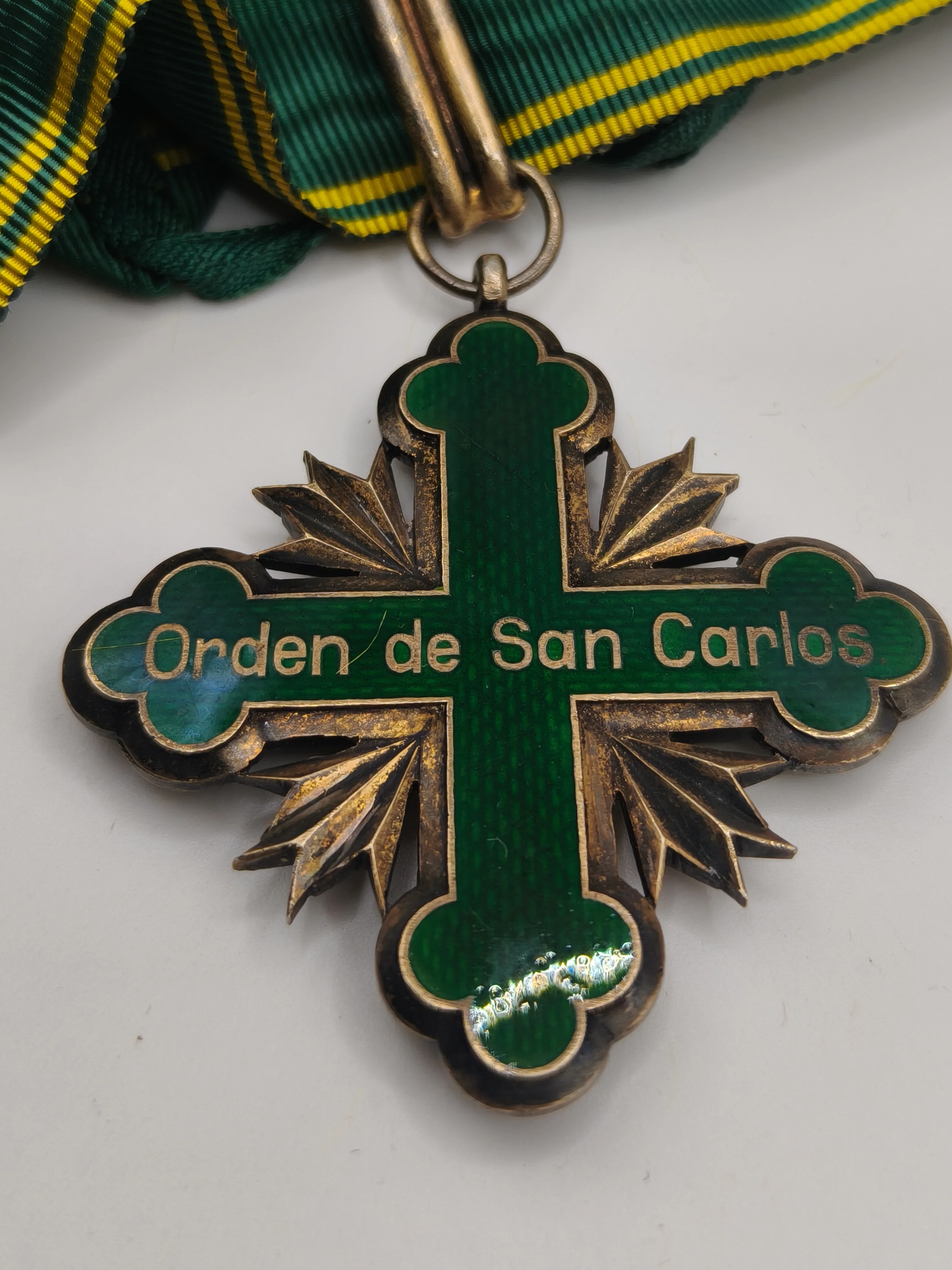 Medalla orden de San Carlos Colombia
