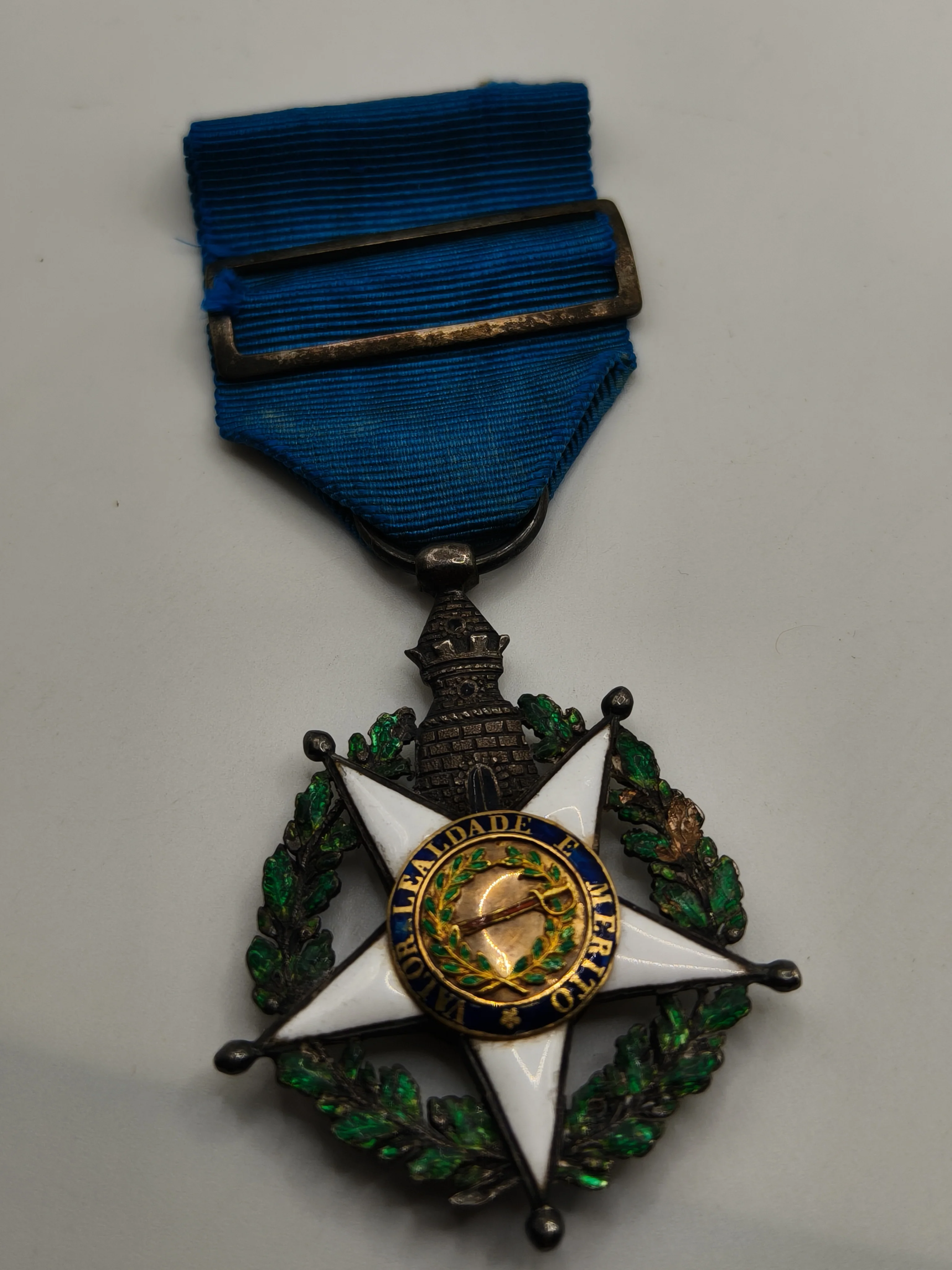 Medalla orden Torre y Espada Monarqu��a Portugal