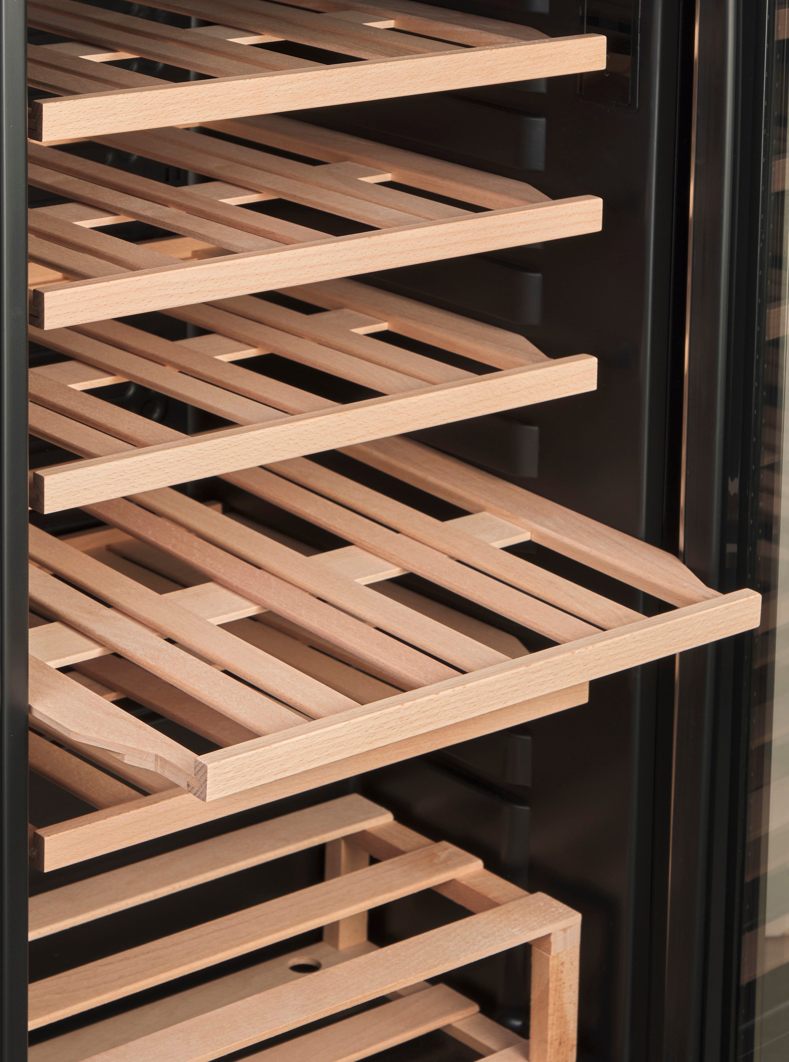 Weinkühlschrank HWC24FCBH-2