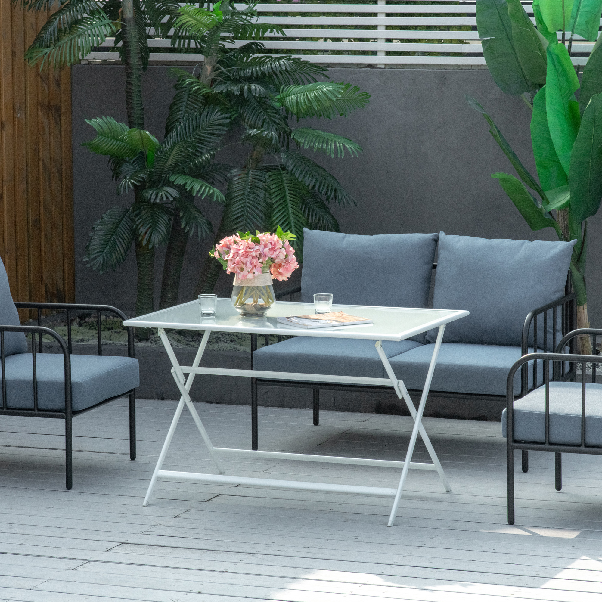 Outsunny Klapptisch Gartentisch mit Ø42mm Ø50mm Schirmloch Falttisch klappbar Beistelltisch Balkontisch Picknicktisch Esstisch Metall gehärtetes Glas Weiß 110 x 70 x 70 cm