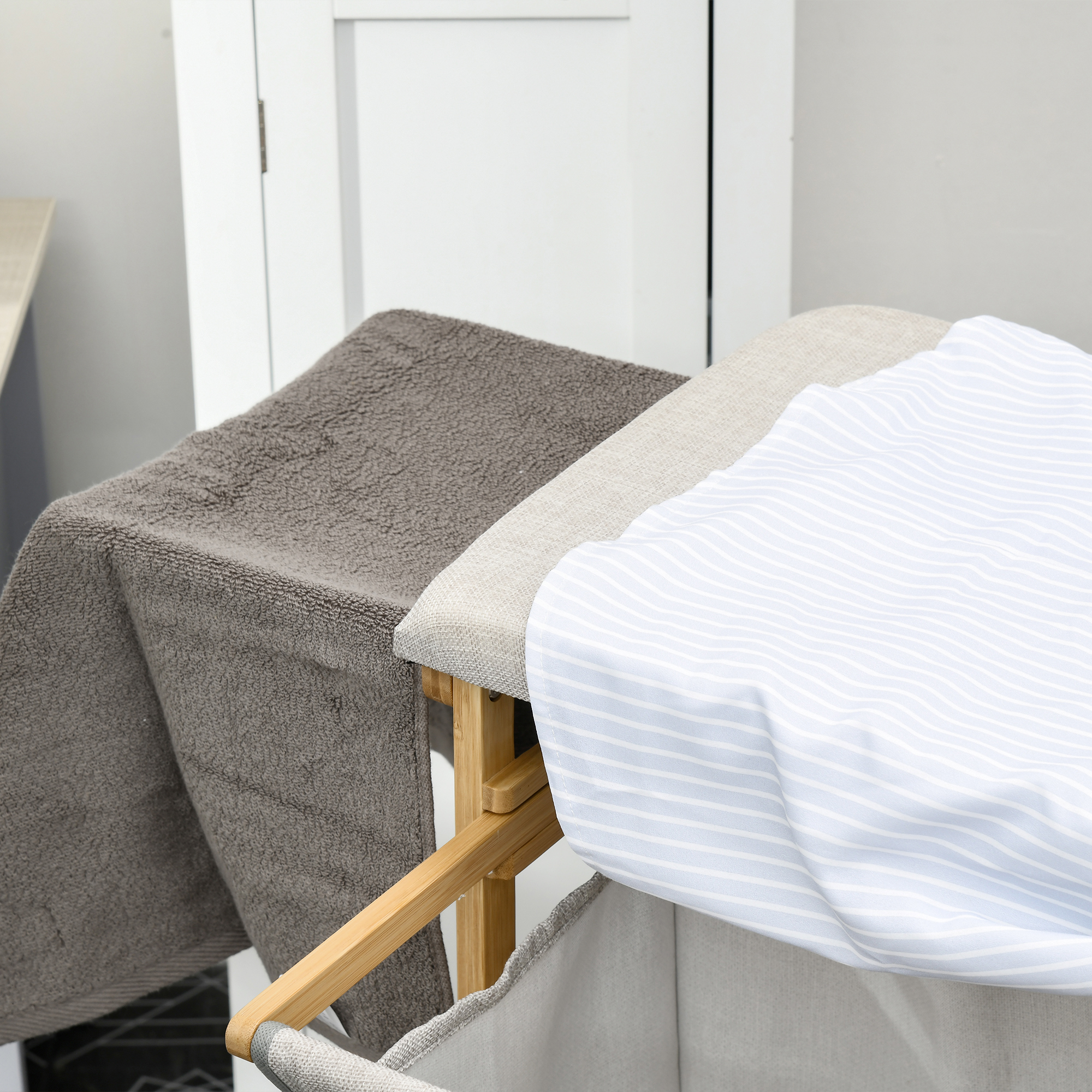 Wasmand, multifunctioneel, Stijkplank & Stoffen Zak 57L, Bamboe Frame, 113x34x82cm, Natuur/Grijs