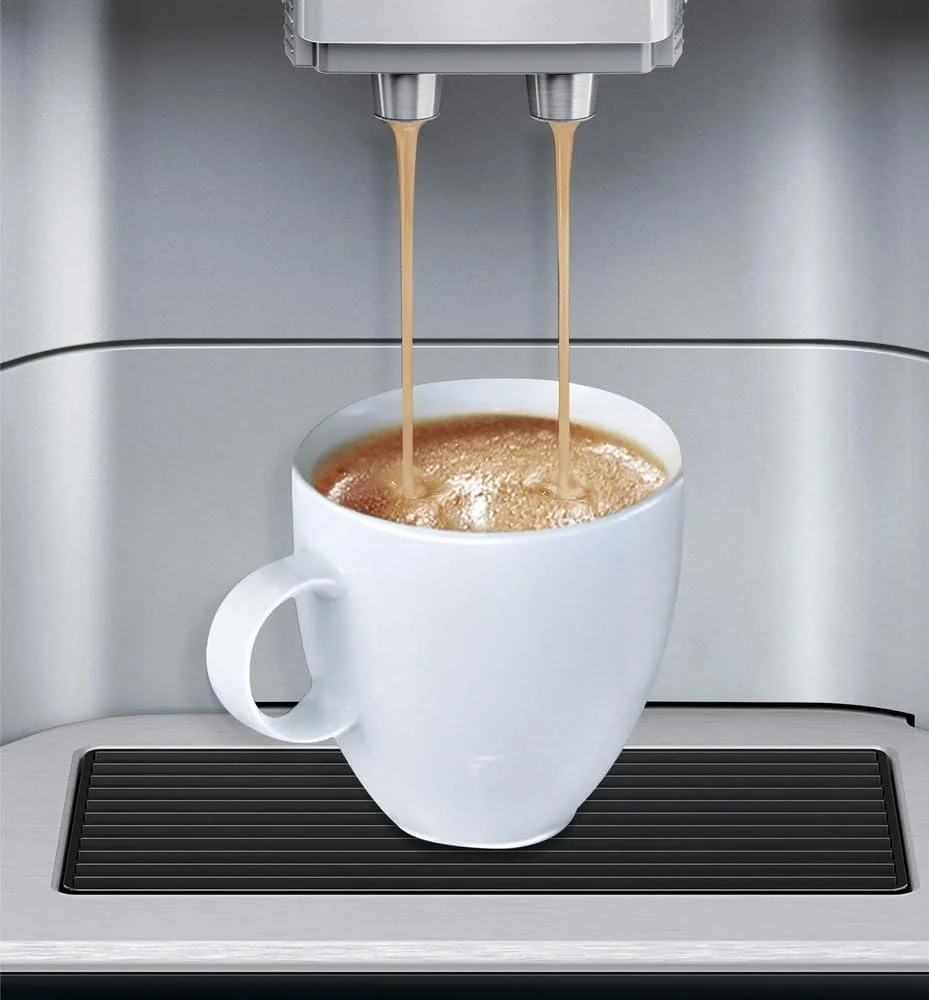 SIEMENS Kaffeevollautomat EQ6 plus s300 TE653501DE, für viele Kaffeespezialitäten, Milch-Aufschäumdüse, Keramikmahlwerk, Doppeltassenfunktion, Antikalk, automatische Dampfreinigung, 1500 W, silber