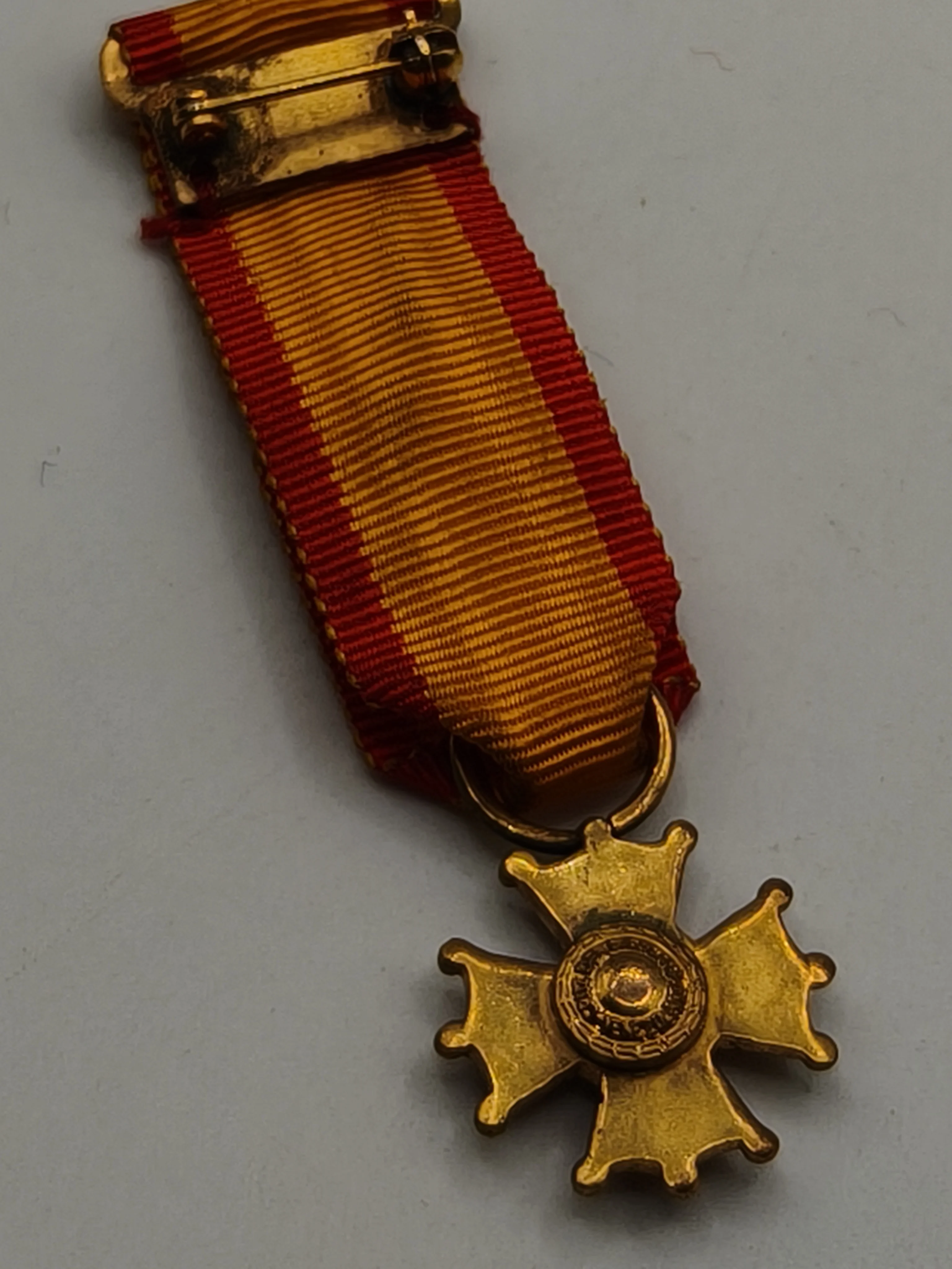 Medalla miniatura orden M��rito. Venezuela