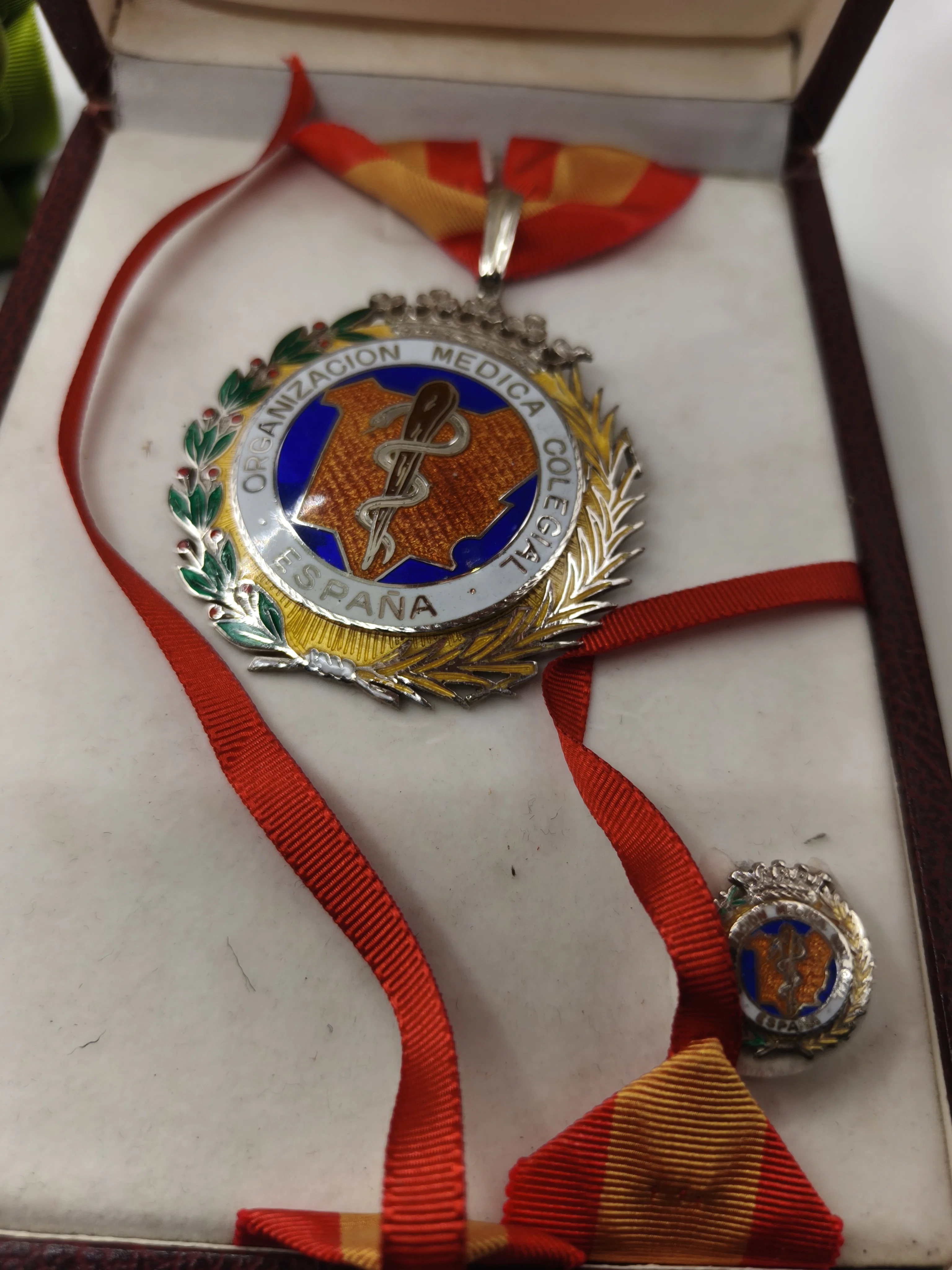 Medalla orden Organizaci��n medica Colegial. Espa?a. ��poca Franco