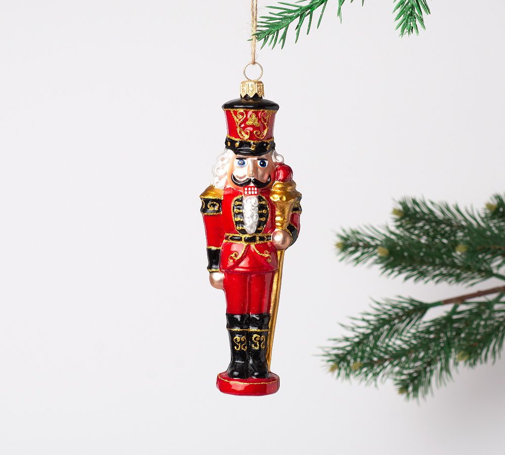 Handmade Heriloom Regal Red Nutcracker Ornament   tiaotiao
