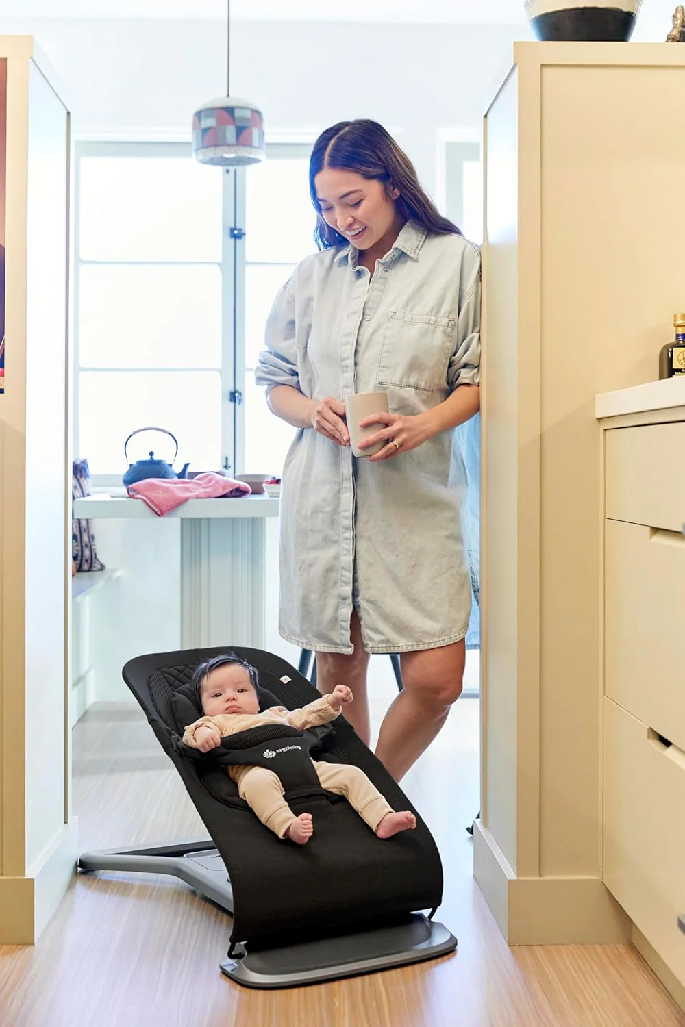 Ergobaby 3-in-1 Evolve Bouncer, Ergonomische wipstoel voor baby's vanaf de geboorte tot peuters, Babyschommel met zitverkleiner voor pasgeborenen (2,5 kg - 13,2 kg), Cream