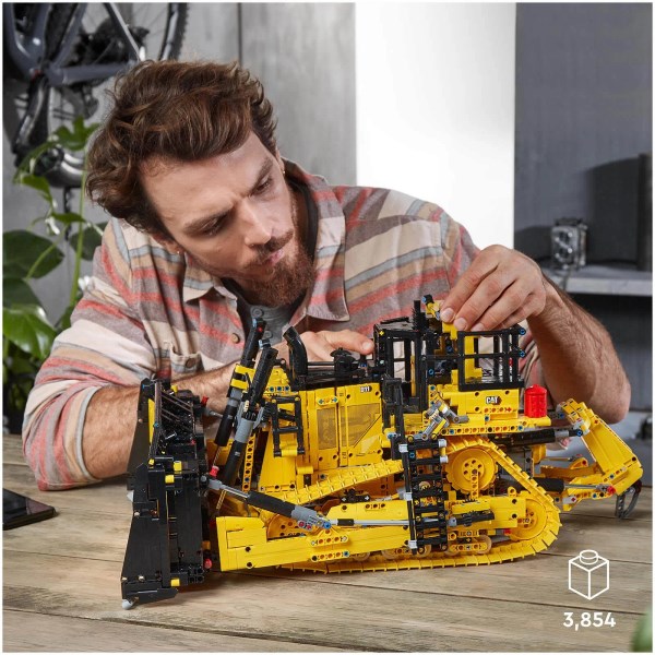 Lego Technic: App-Controlled Cat D11 Bulldozer Set (42131)