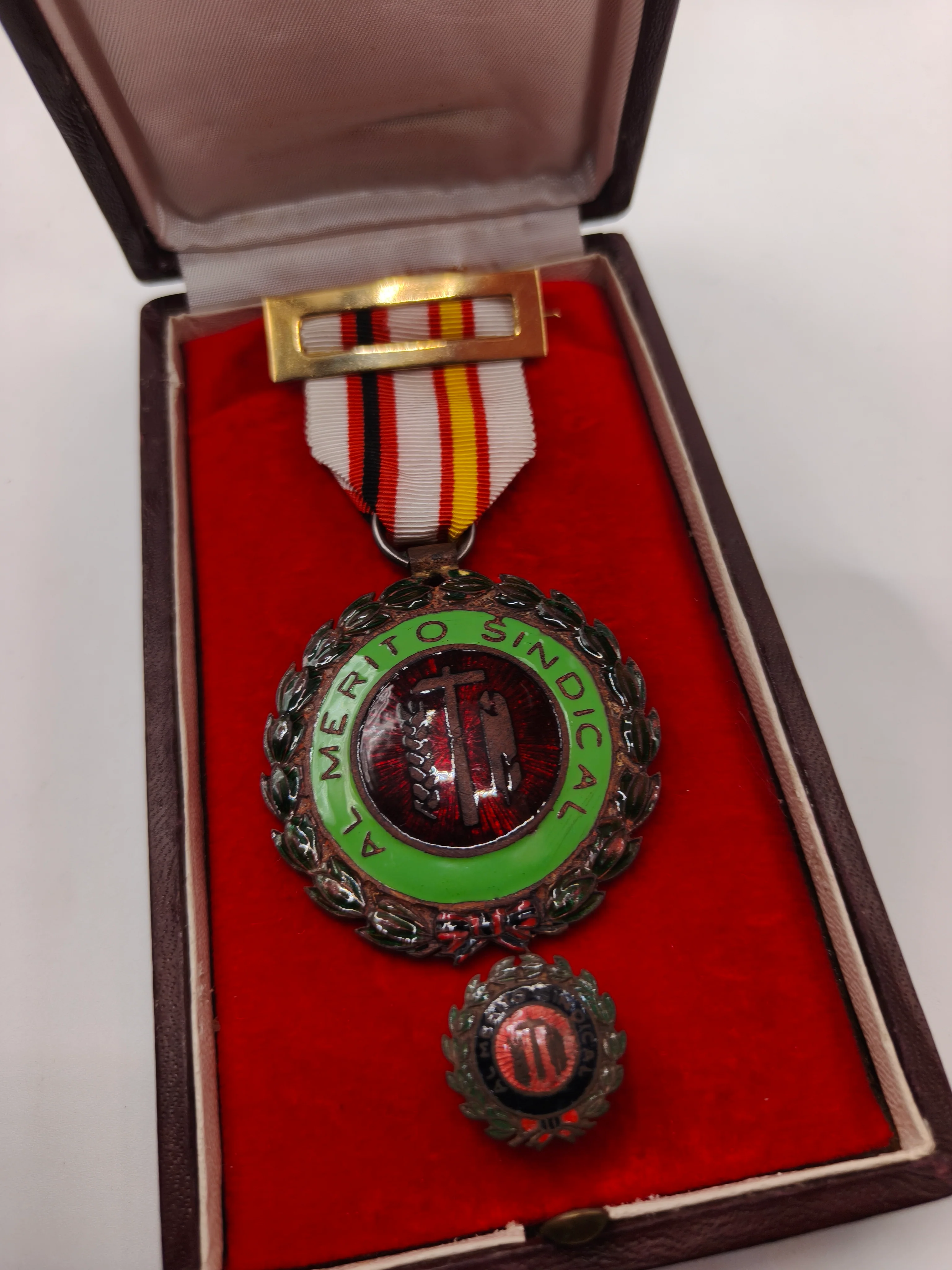 Sindical Falange Order Medal. Spain.