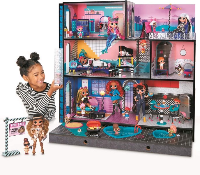 LOL Surprise Home Sweet with OMG Doll- Real Wood Doll House with 85+ Surprises | 3 Stories, 6 Rooms Including Elevator, Tub, Pool, Patio, Living Room, Kitchen, Piano Bedroom, Bathroom, Fashion Closet