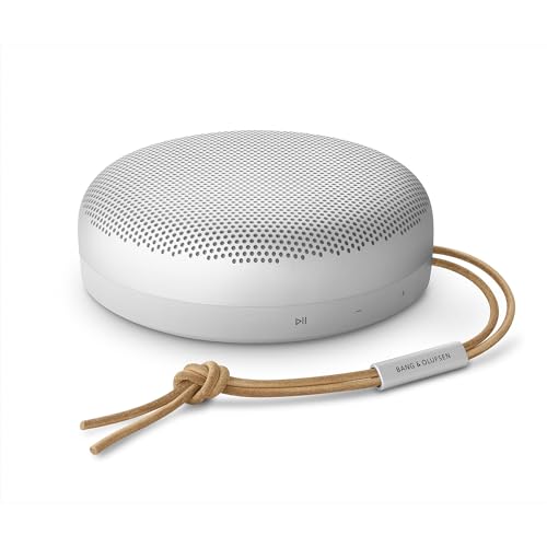 Bang & Olufsen Beosound A1 (2a Generazione)   Speaker Bluetooth Portatile Premium Impermeabile IP67, Suono a 360 Gradi, Assistente Vocale Alexa, Vivavoce, Batteria di 18 Ore   Grigio Nebbia : Elettronica