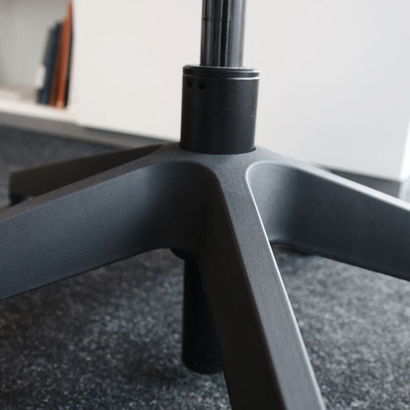 Sedia da ufficio ergonomica lento Agilis MT12 con base nera - Garanzia 30 anni - Made in Germany