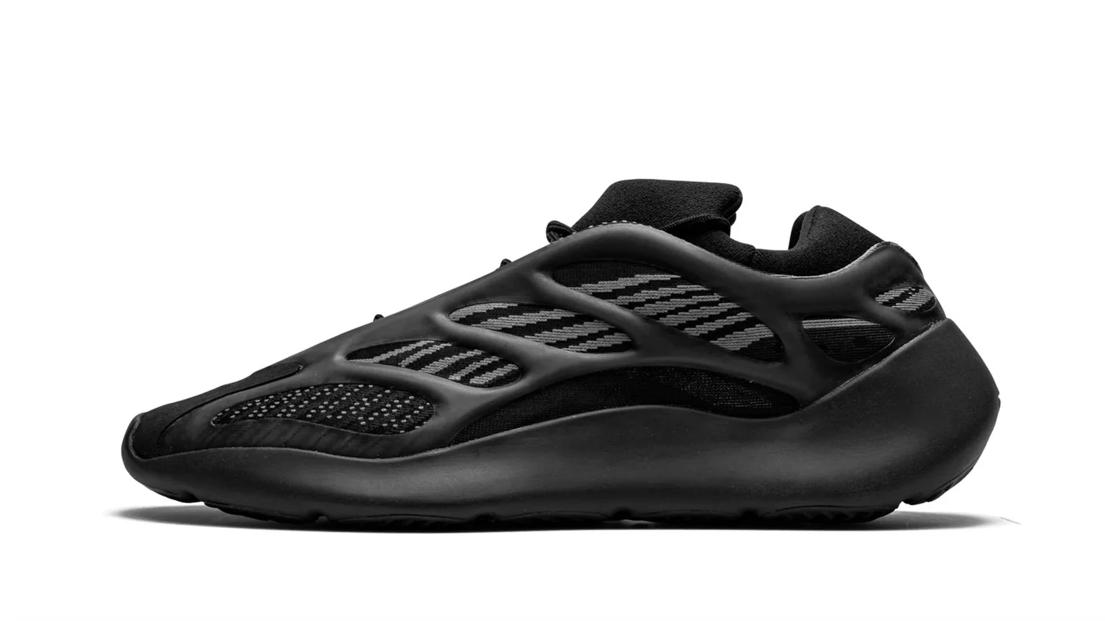 YEEZY 700 V3 