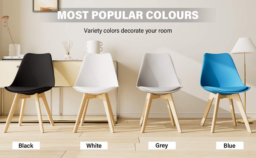 Quattro sedie da pranzo moderne con sedili sagomati nei colori nero, bianco, grigio e blu, tutte con gambe in legno e design contemporaneo