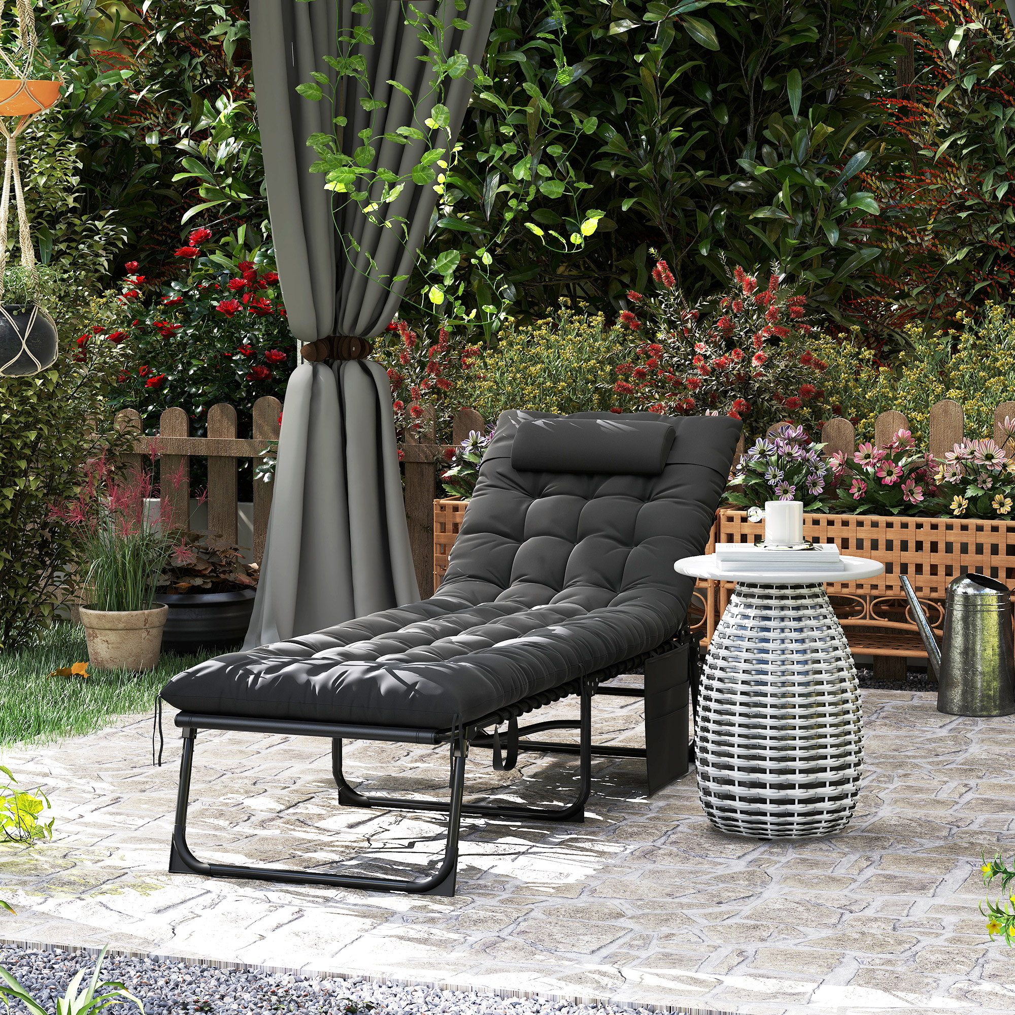 Outsunny Strandliegestuhl klappbar mit Kissen Kopfstütze Seitentasche verstellbar 58 x 189 x 32,5 cm schwarz