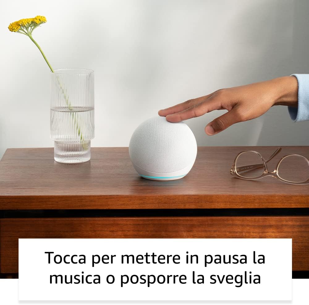 Echo Dot (Ultimo modello) | Altoparlante intelligente Wi-Fi e Bluetooth, suono più potente e dinamico, con Alexa | Bianco ghiaccio