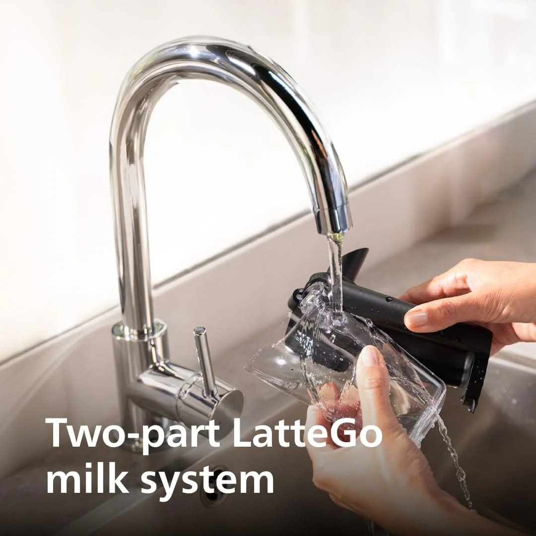The 4400 series Rattolgo automatic Italian coffee machine features silent brewing technology and quick start-up. The fragrant coffee made from freshly ground coffee beans offers 12 hot and cold beverages, with a black chrome finish.