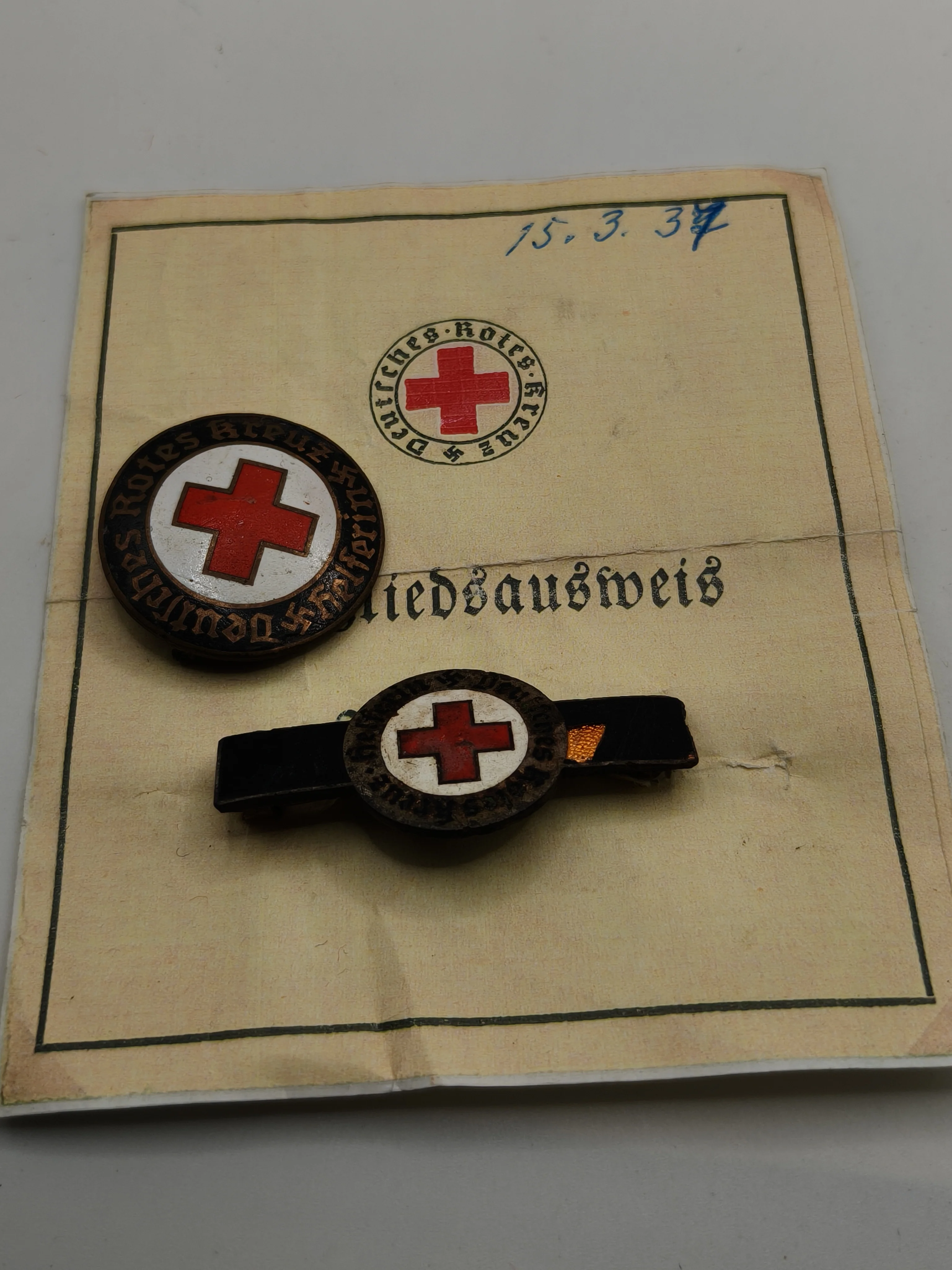 Carnet insignias Cruz Roja Alemana IIWW