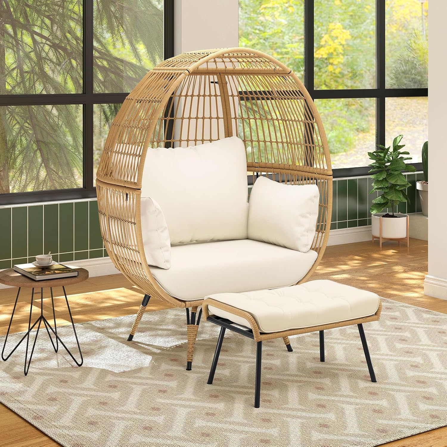 COSTWAY Korbsessel Rattan mit Hocker, übergroßer Gartensessel mit Kissen und Metallgestell, Rattansessel XXL, Loungesessel für Balkon, Garten, Wohnzimmer, Terrasse, Beige