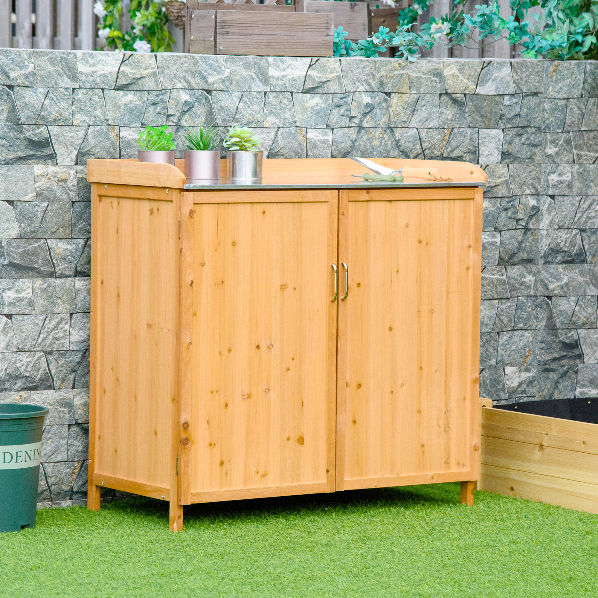 Outsunny Gartenarbeitstisch 2-in-1 - Doppeltüriger Gartenarbeitstisch mit Regal, verzinkter Stahlablage - Zedernholz vorbehandelt