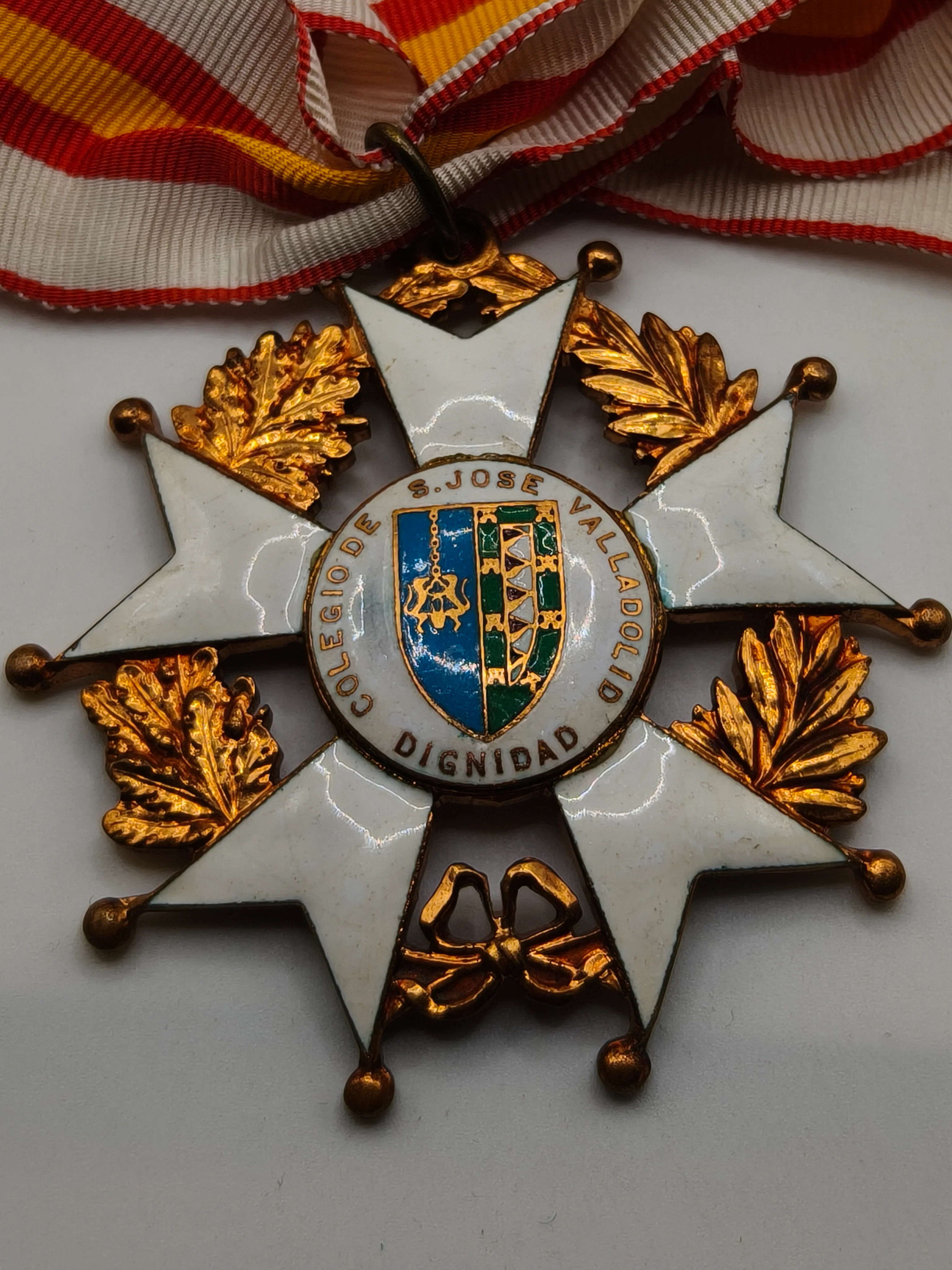 Medalla encomendador m��rito