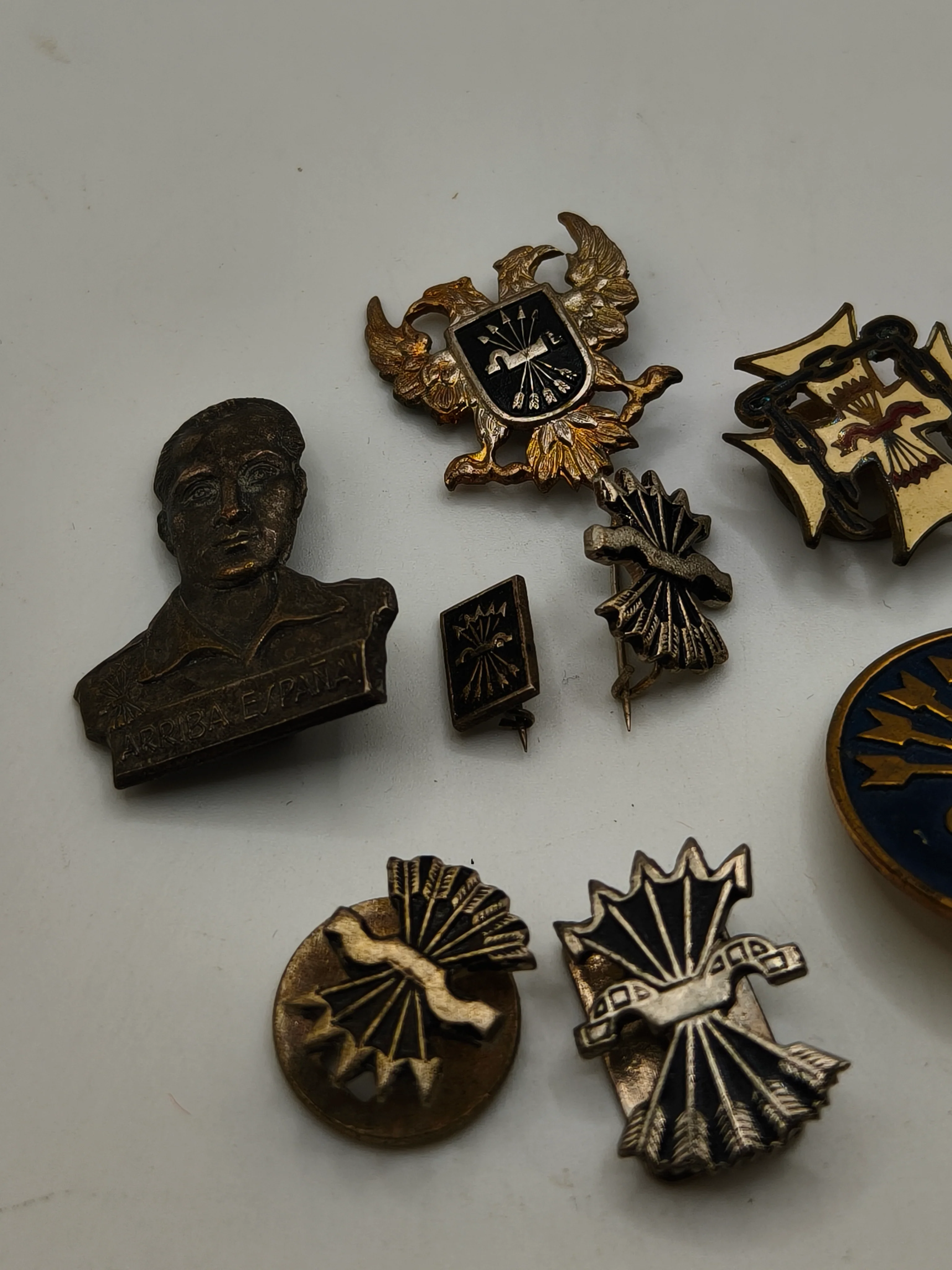 Colecci��n de insignias de Falange. ��poca guerra civil